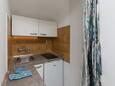 Kuchyně Nemira, Kuchyně v ubytování typu studio-apartment, domácí mazlíčci povoleni a WiFi.