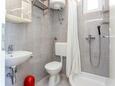 Podaca, Bathroom in the apartment, WiFi.