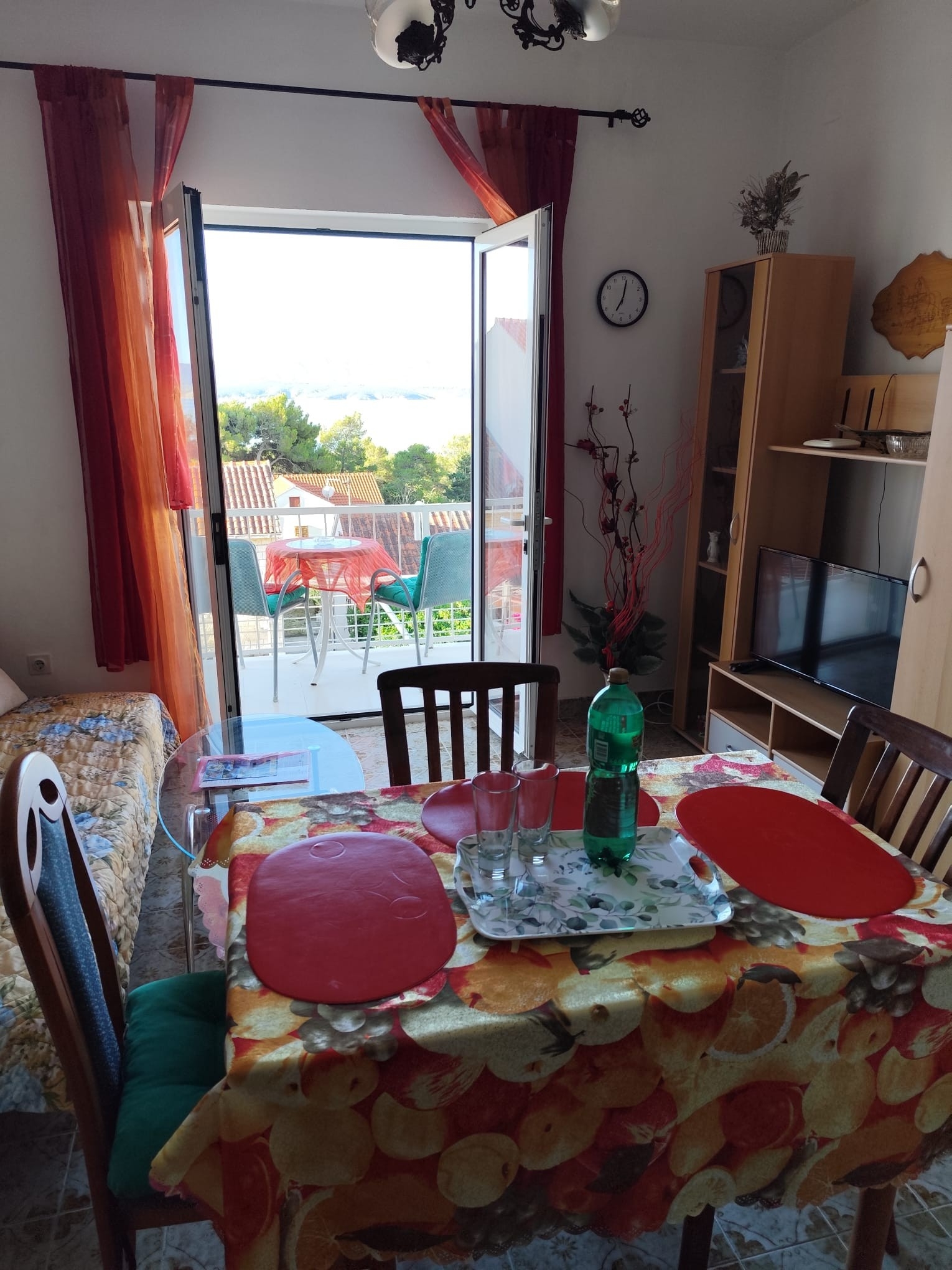 Appartement dune chambre avec le balcon et la vue sur le mer Bol, Brac (A-27896-a)