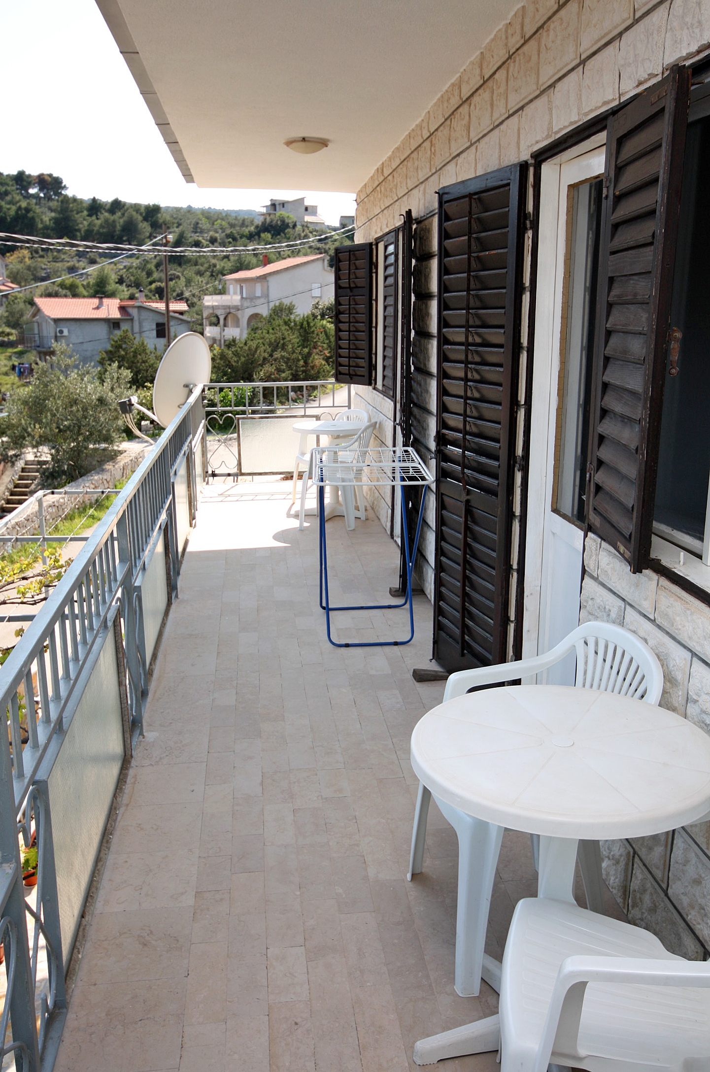 Dvosobni apartman s terasom i pogledom na more Marina, Trogir  A-a