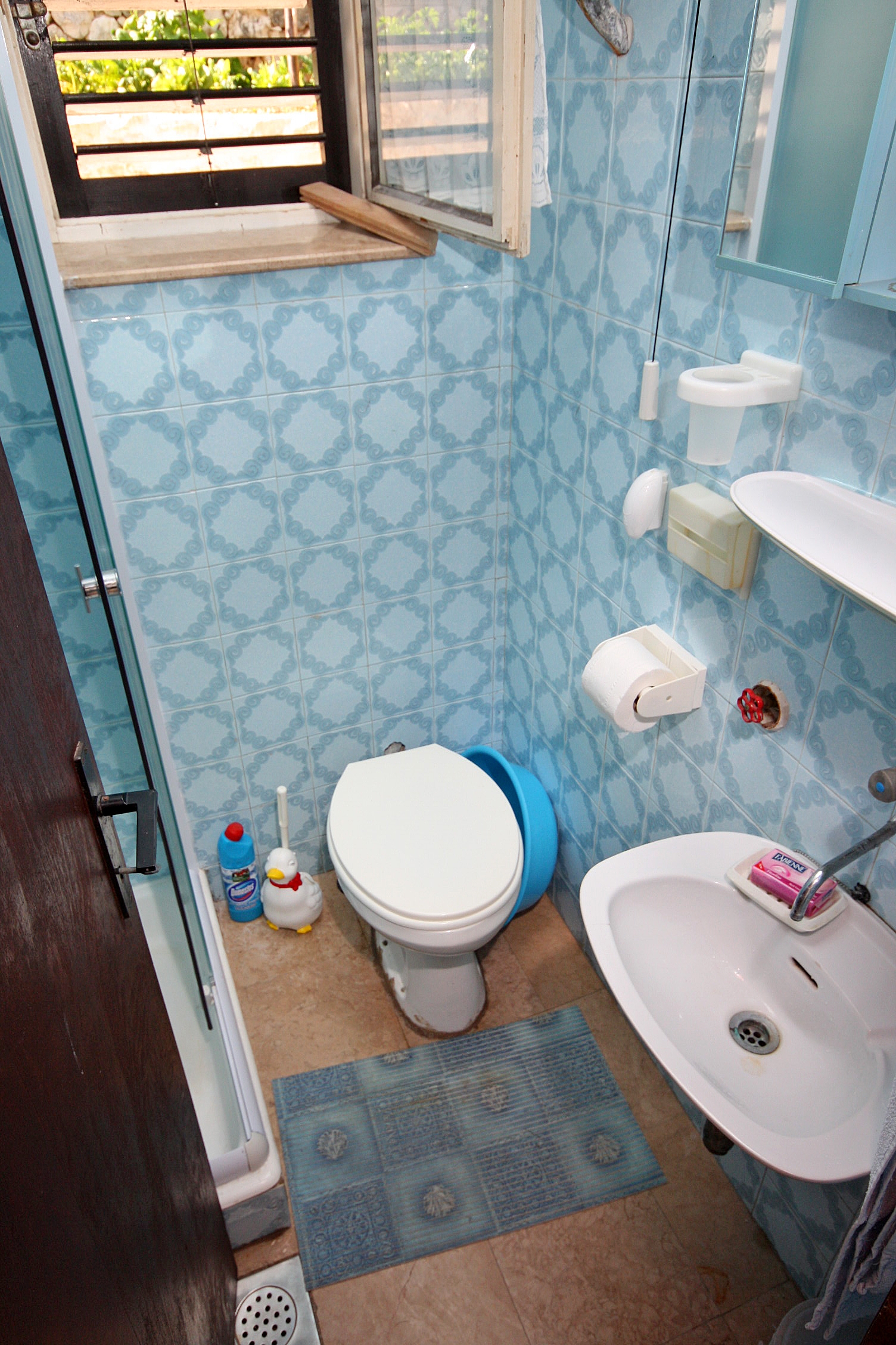 Dvosobni apartman s terasom i pogledom na more Marina, Trogir  A-a