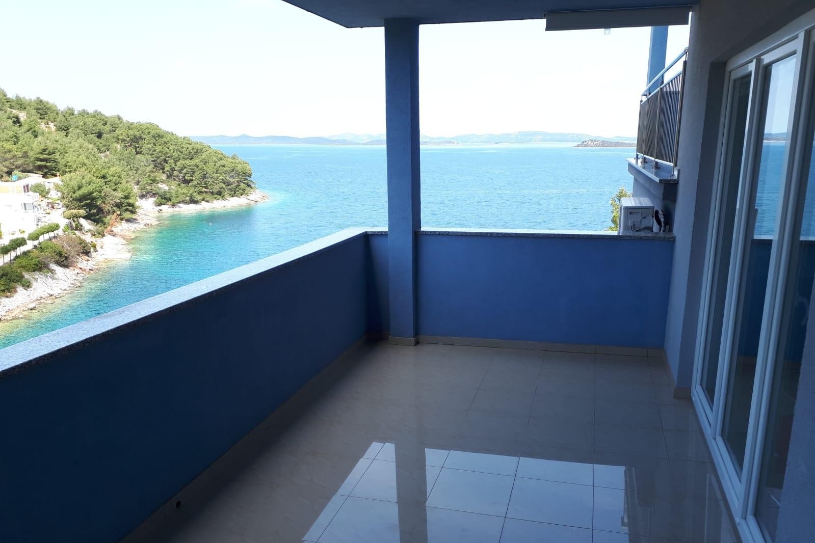 Appartement dune chambre avec la terrasse et la vue sur le mer Sali, Dugi otok (A-27972-a)