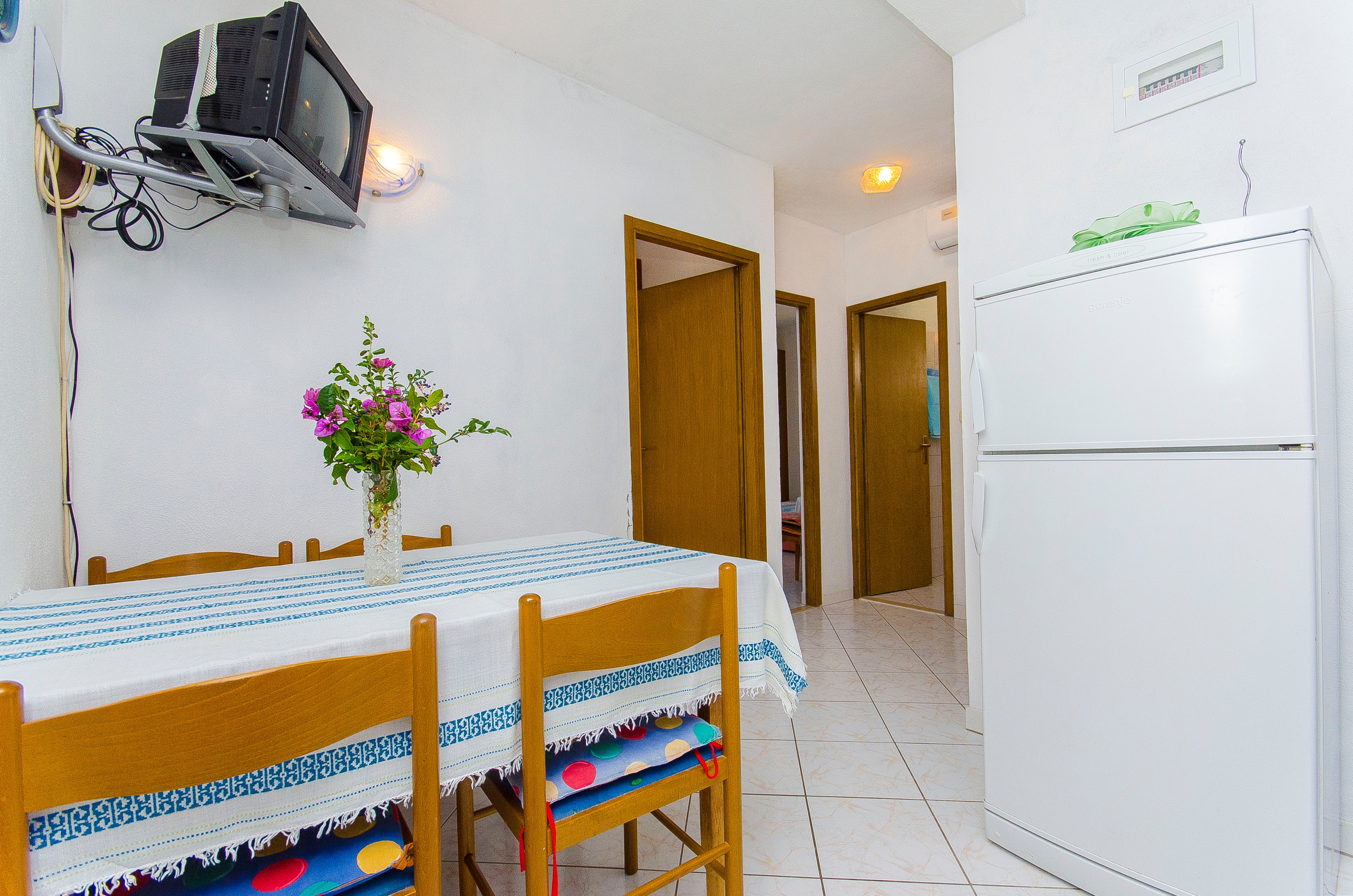 Two bedroom apartment with terrace and sea view Pisak, Omiš (A-2802-b)