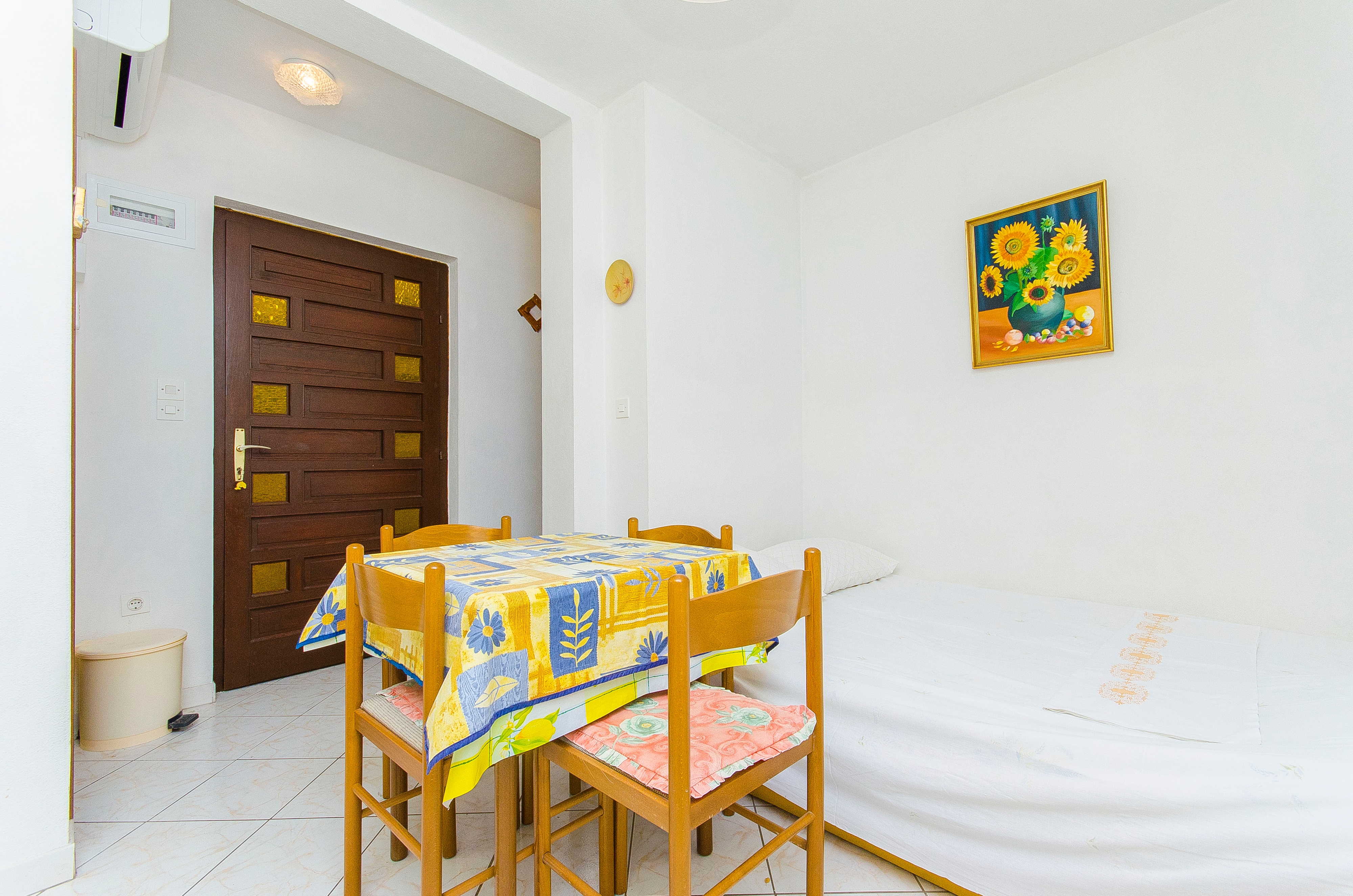 One bedroom apartment with balcony and sea view Pisak, Omiš (A-2802-c)