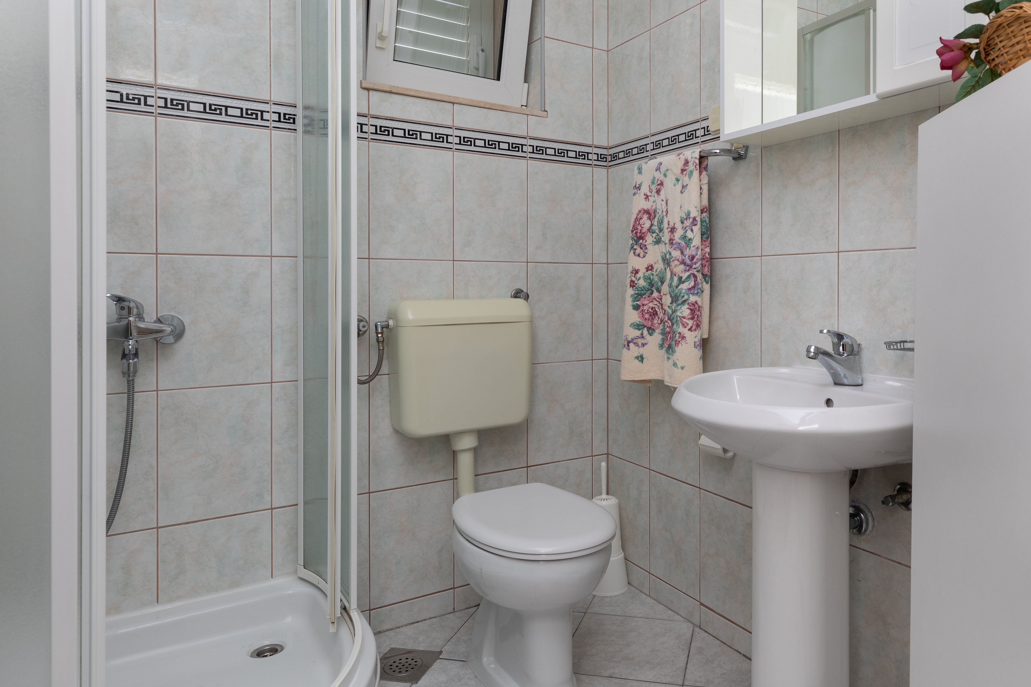 Three bedroom apartment with balcony and sea view Mimice, Omiš  A-a
