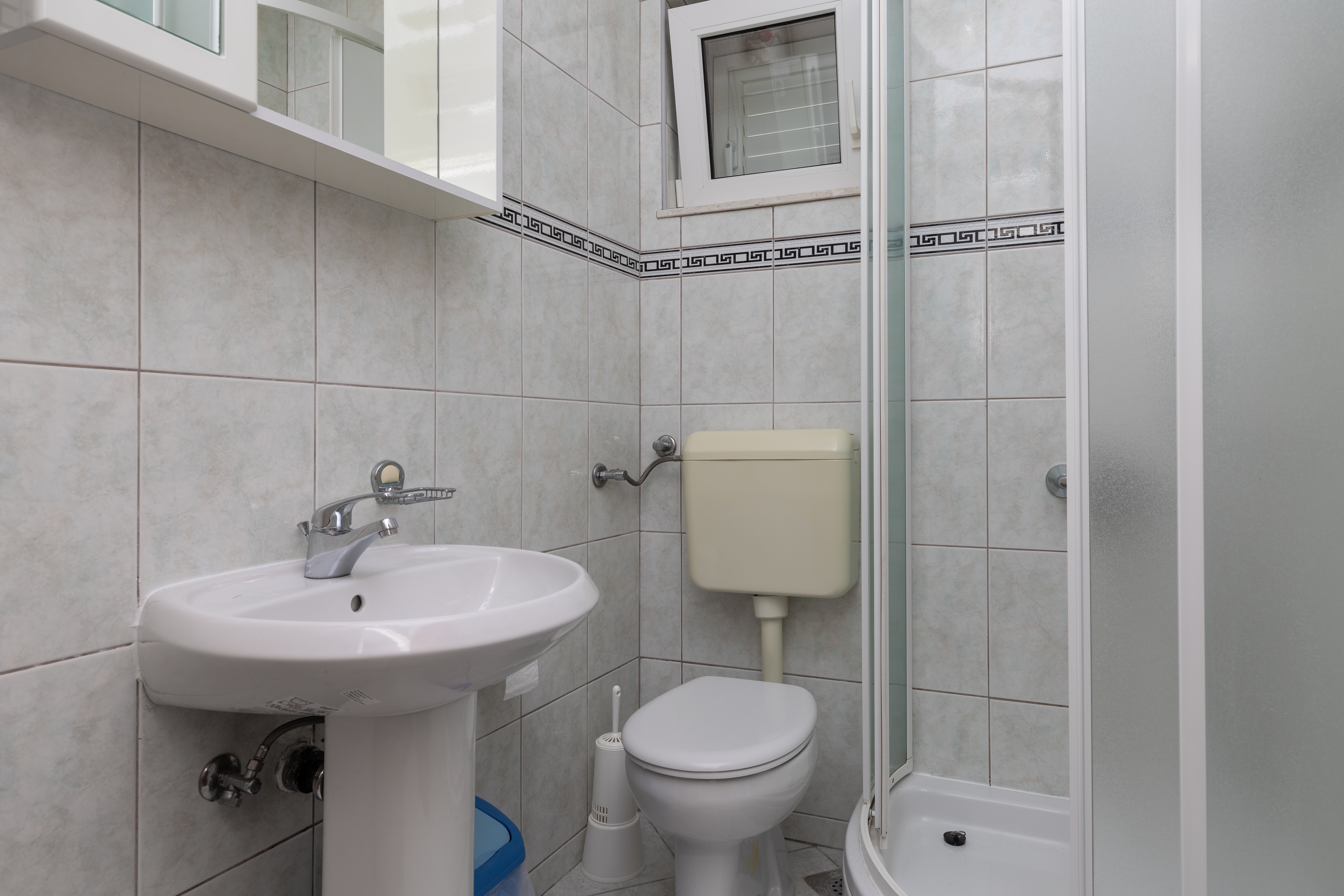 Three bedroom apartment with balcony and sea view Mimice, Omiš  A-a
