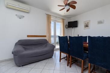 Mimice, Sala de estar in the apartment, air condition available, (pet friendly) y WiFi.