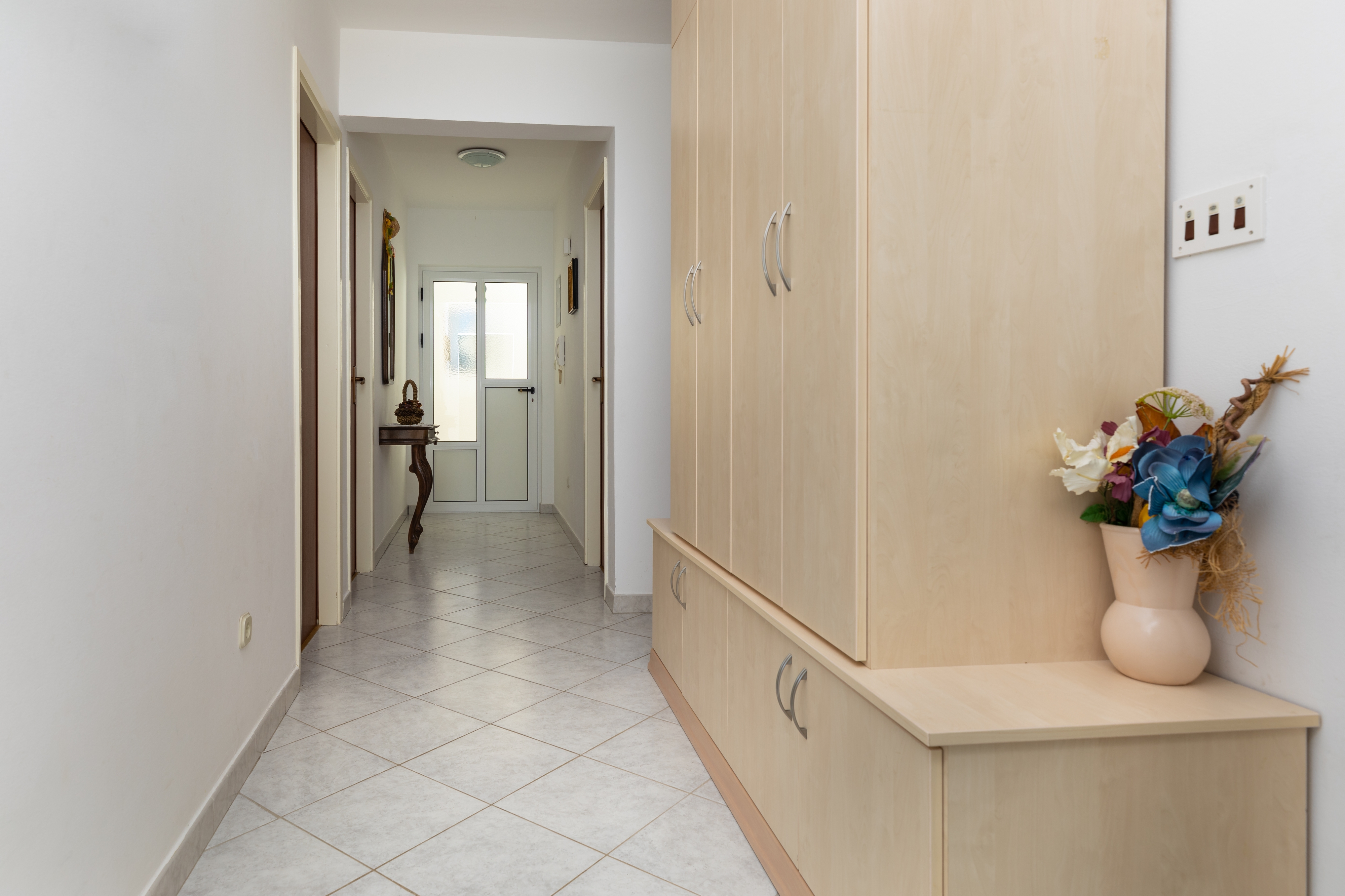 Three bedroom apartment with balcony and sea view Mimice, Omiš  A-b