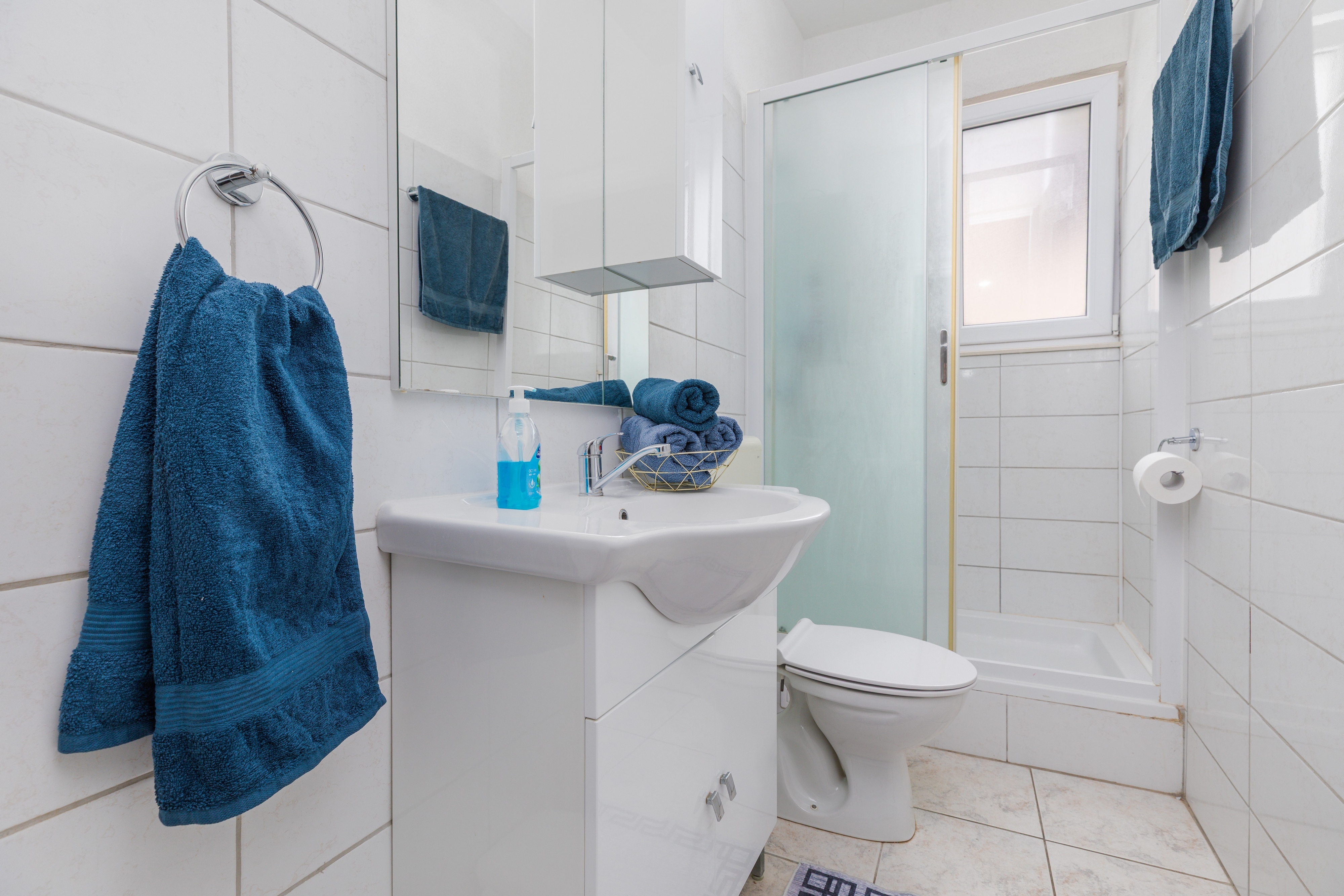 Three bedroom apartment near beach Sumpetar, Omiš  A-c