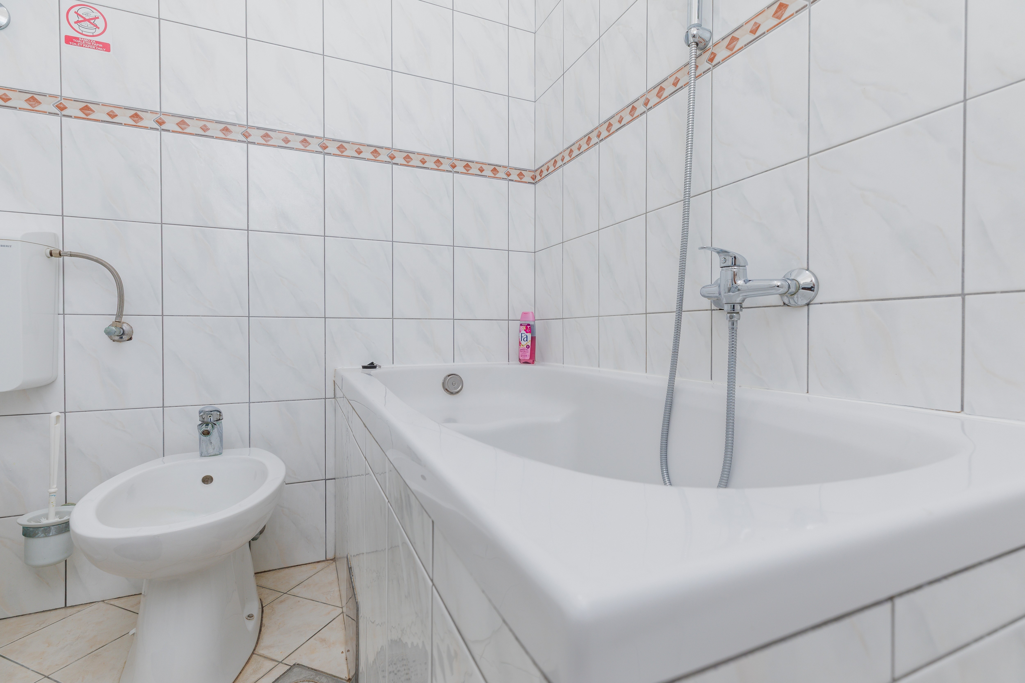 Three bedroom apartment near beach Sumpetar, Omiš  A-c