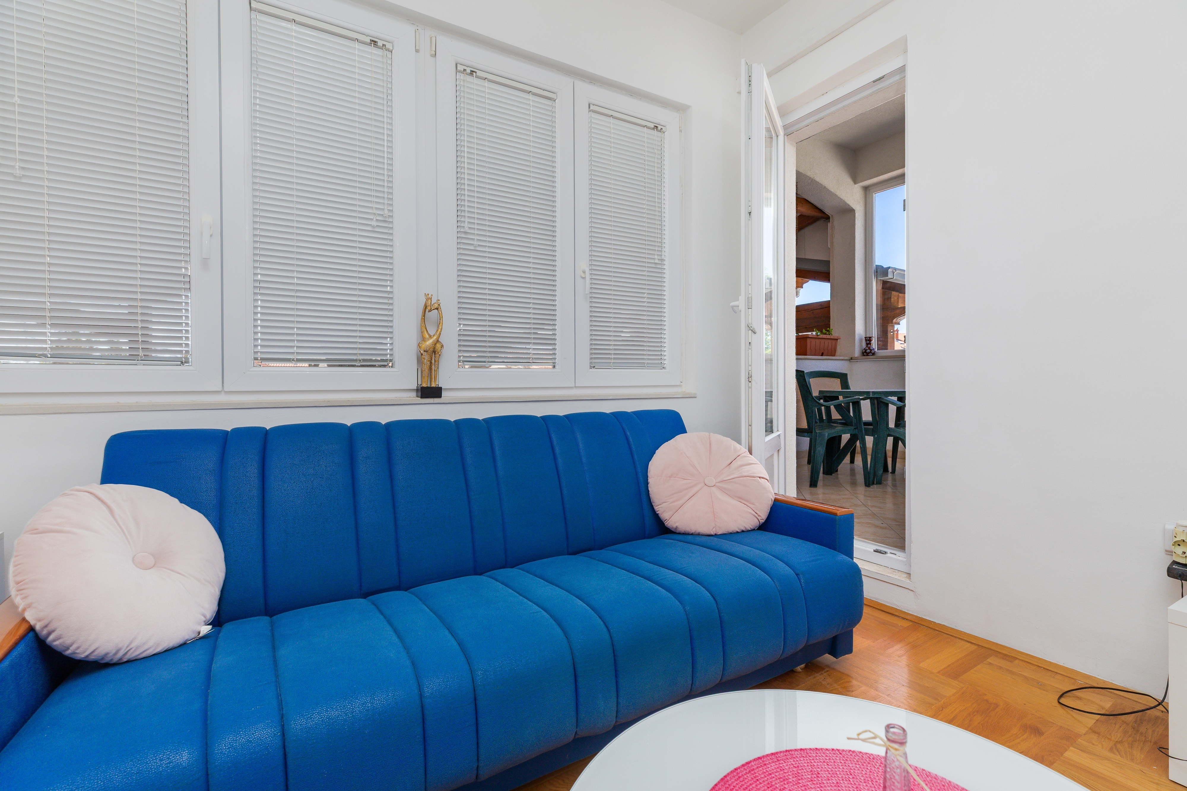 Three bedroom apartment near beach Sumpetar, Omiš  A-c