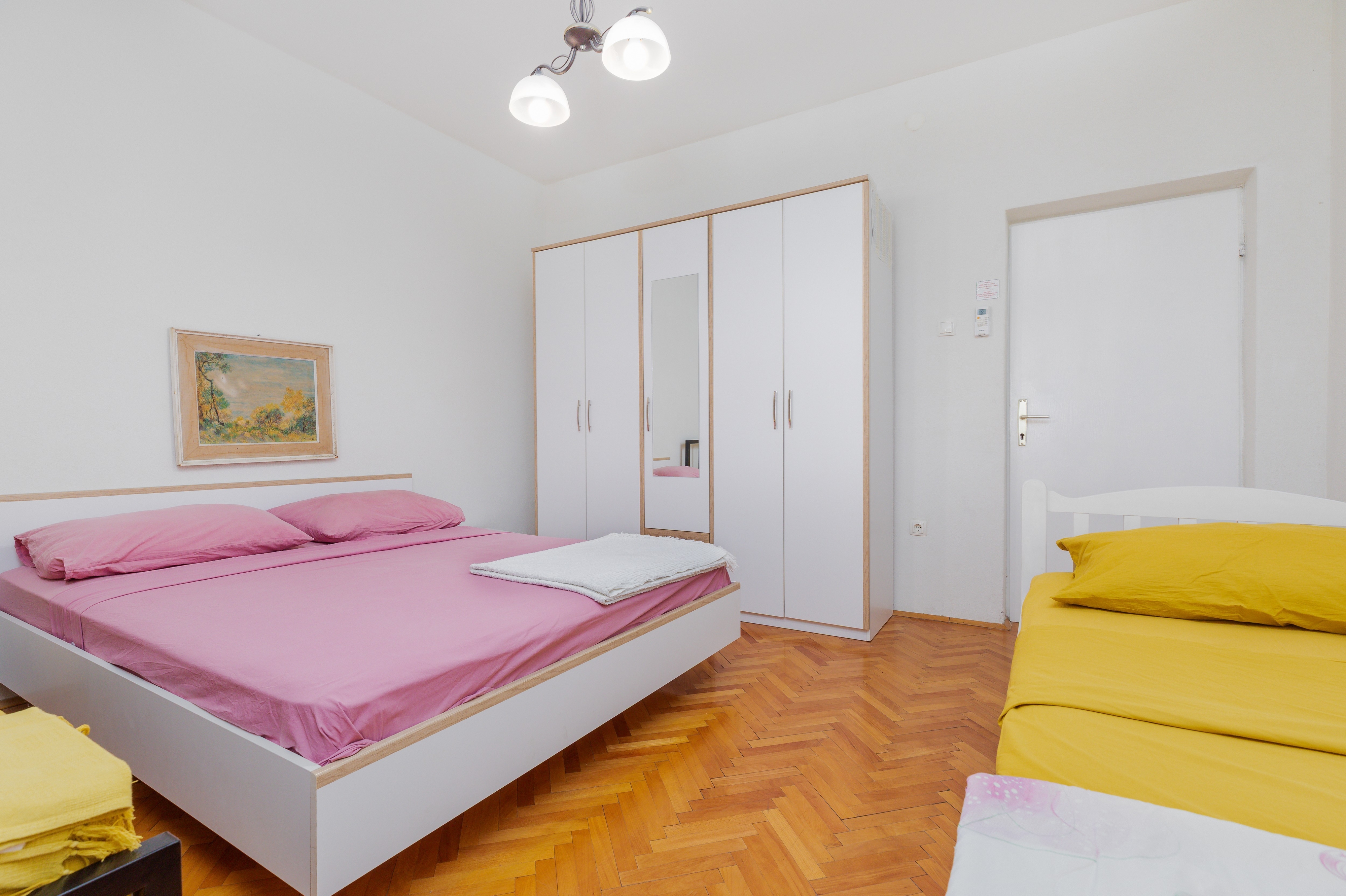 Three bedroom apartment near beach Sumpetar, Omiš  A-c