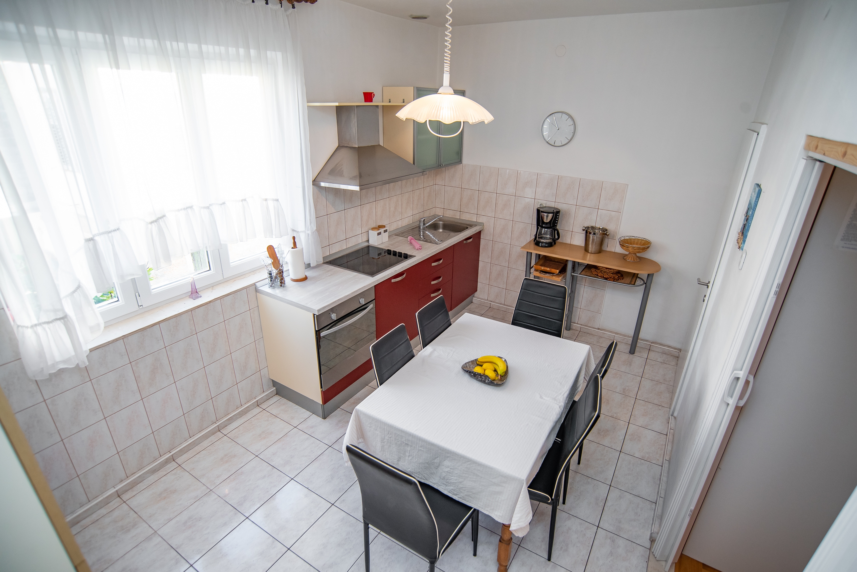 Three bedroom apartment near beach Sumpetar, Omiš (A-2808-c) Three bedroom apartment near beach Sumpetar, Omiš (A-2808-c)