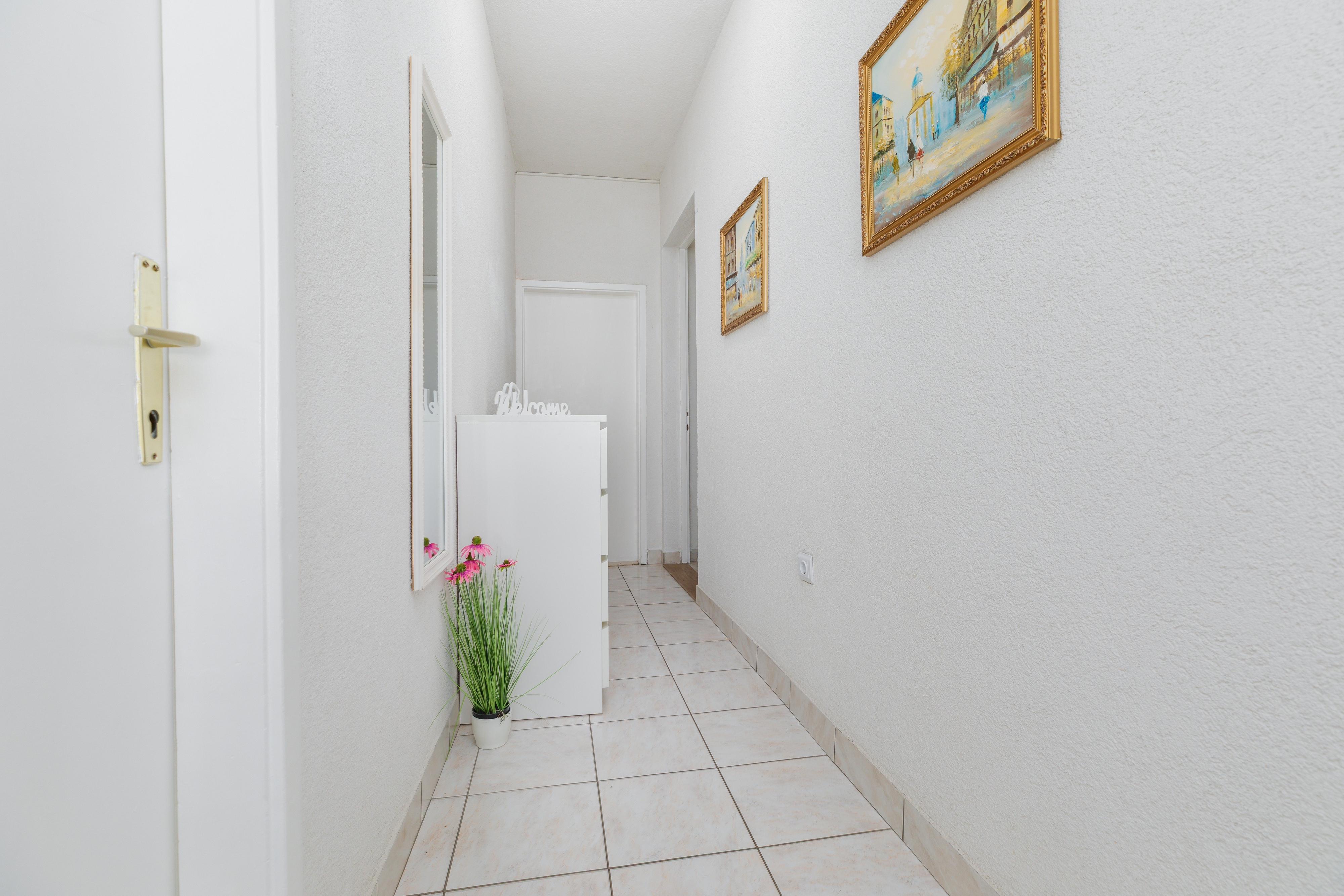 Three bedroom apartment near beach Sumpetar, Omiš  A-c