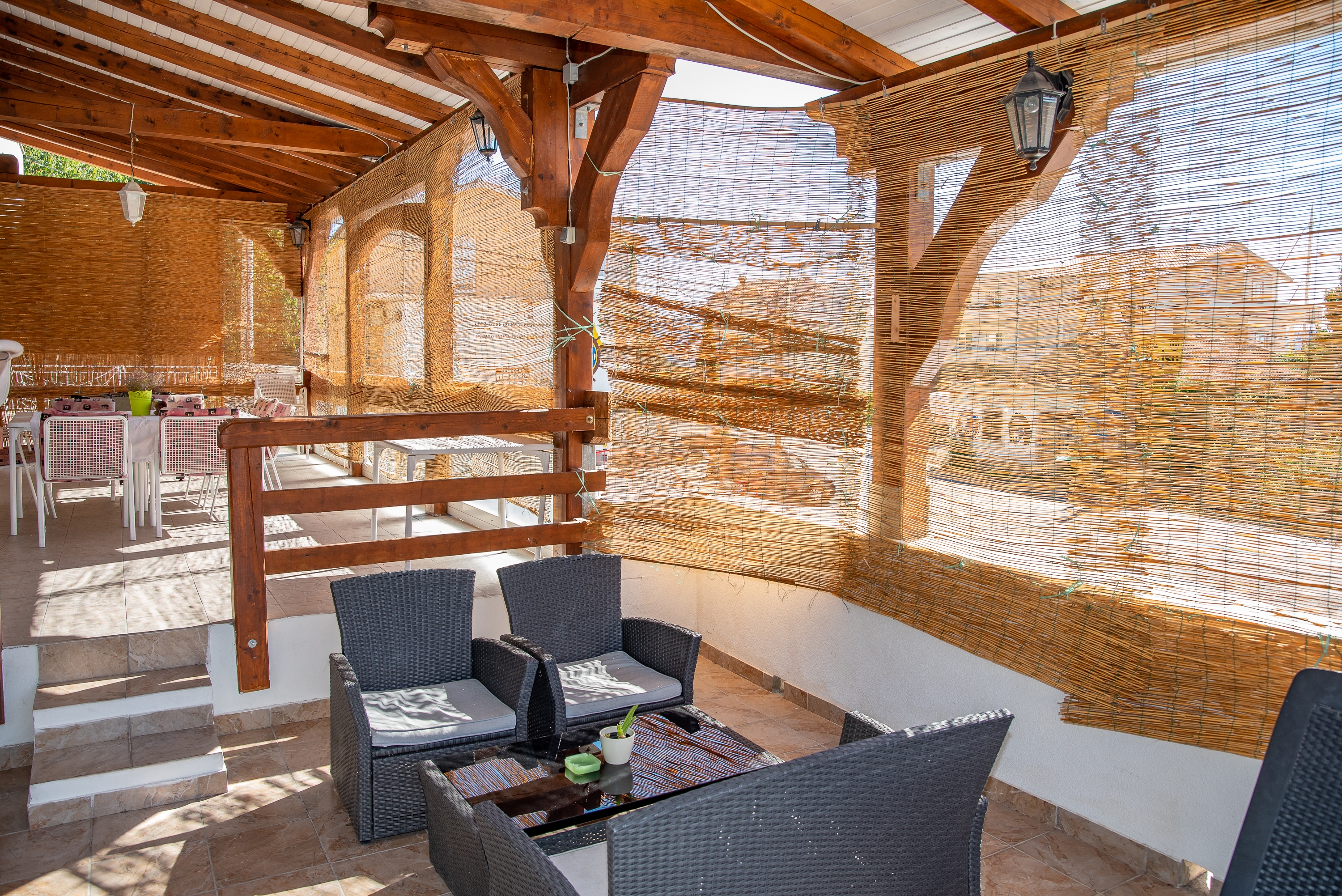 Three bedroom apartment near beach Sumpetar, Omiš  A-c