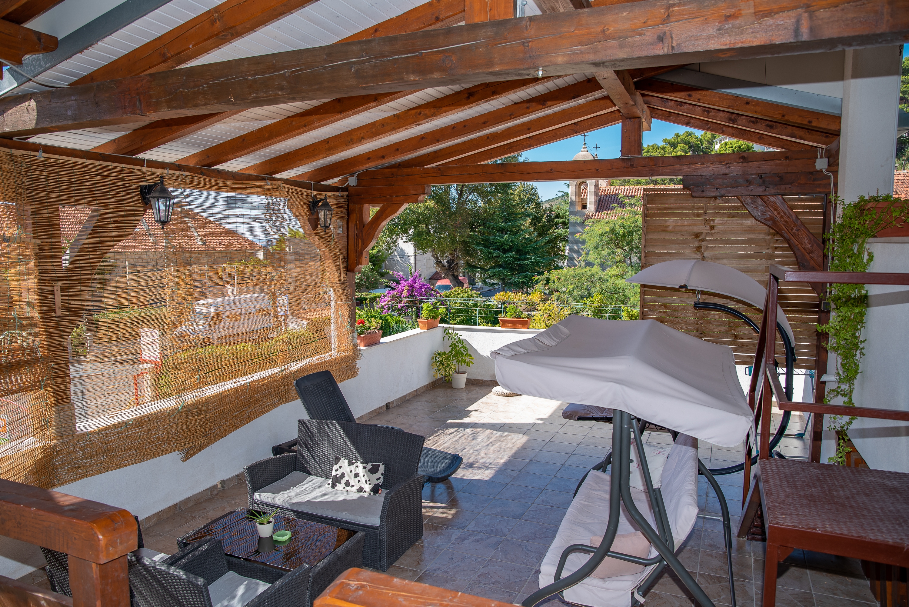 Three bedroom apartment near beach Sumpetar, Omiš  A-c