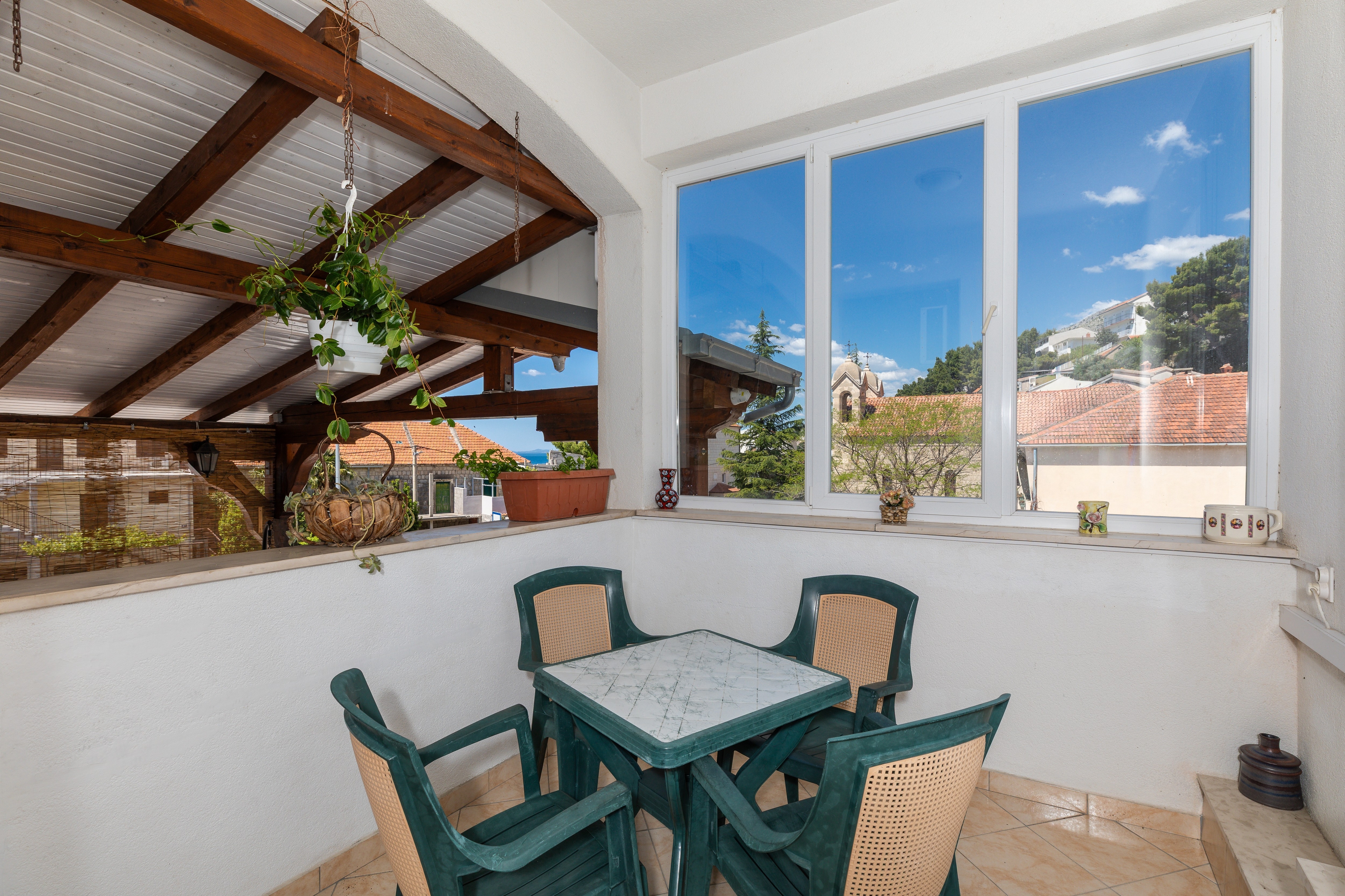 Three bedroom apartment near beach Sumpetar, Omiš  A-c