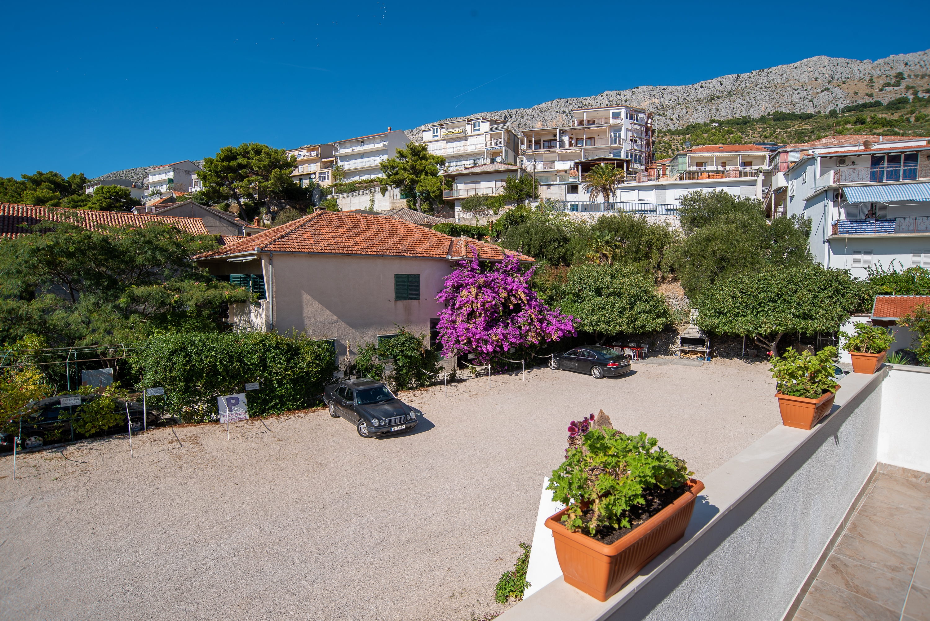 Three bedroom apartment near beach Sumpetar, Omiš  A-c