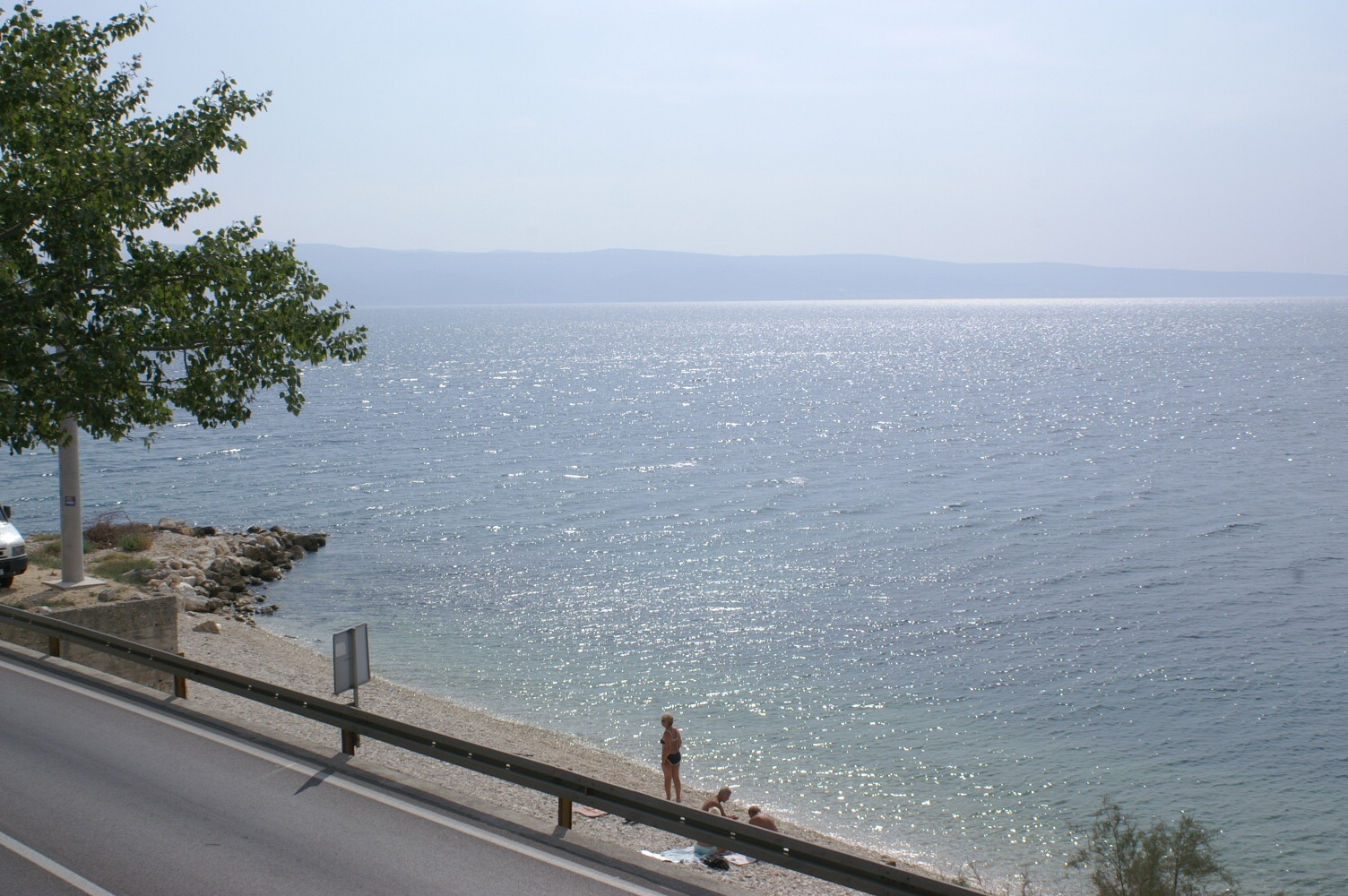 Three bedroom apartment near beach Mali Rat, Omiš  A-a