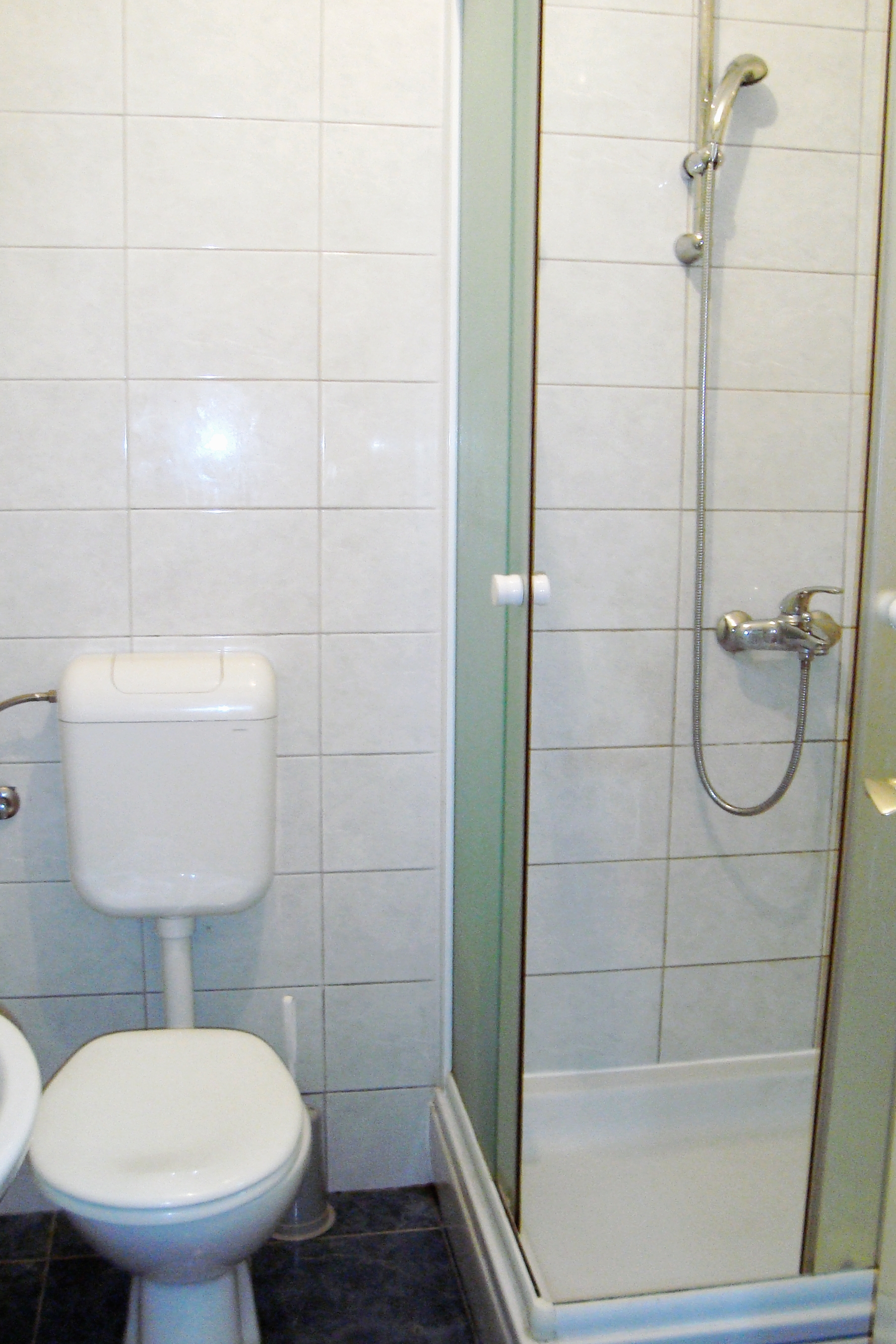 Three bedroom apartment near beach Mali Rat, Omiš  A-a