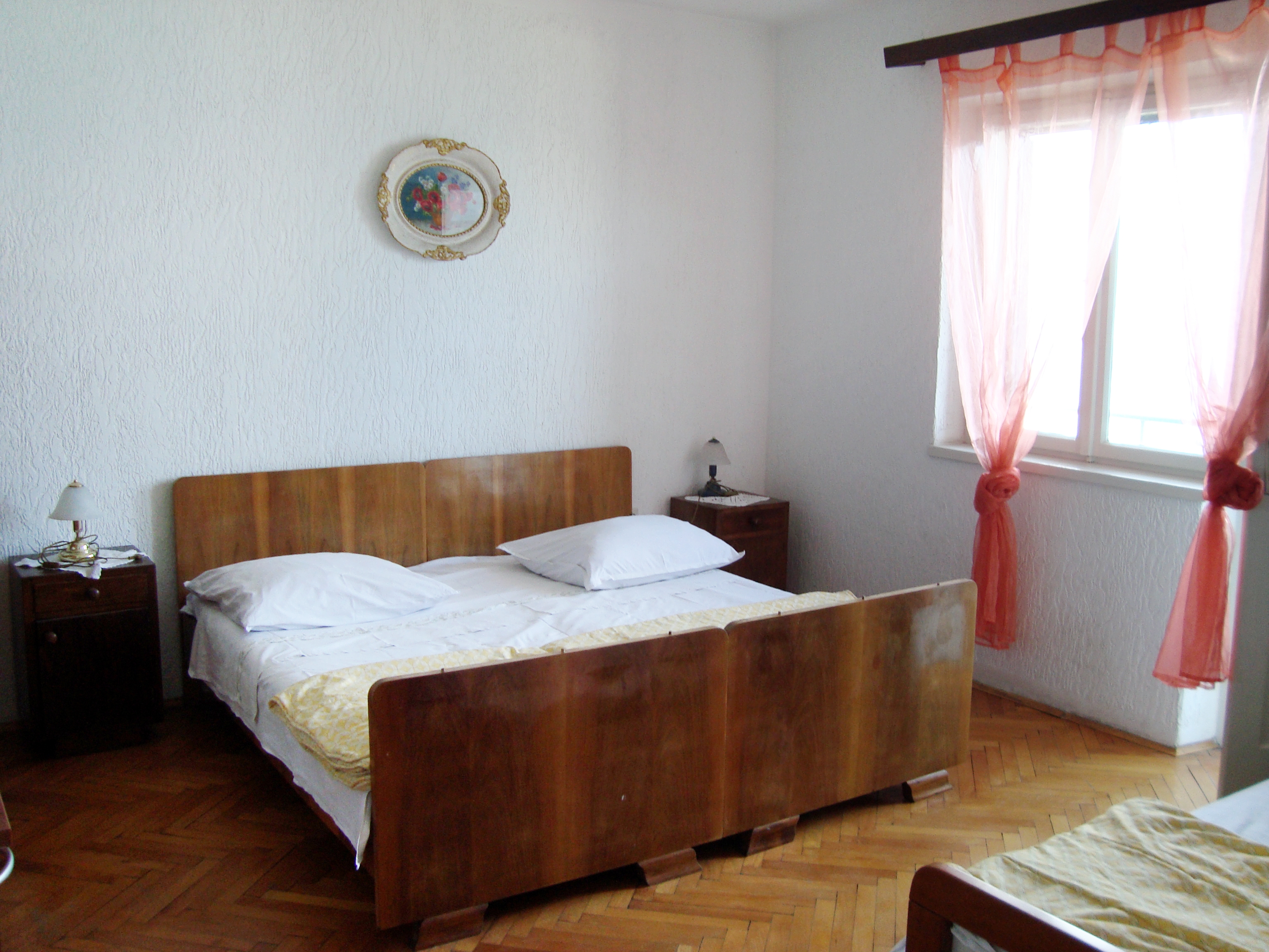 Three bedroom apartment near beach Mali Rat, Omiš  A-a