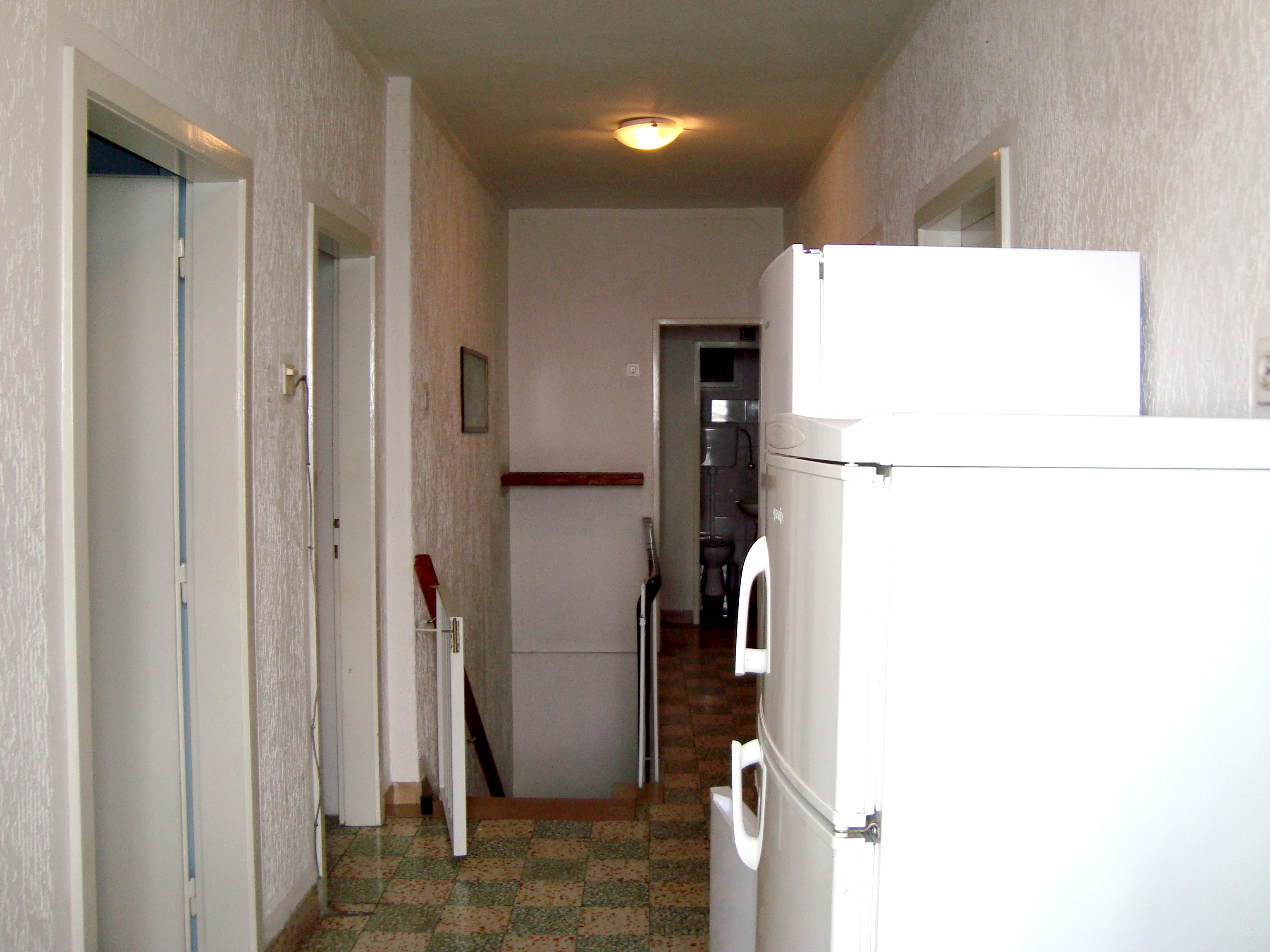 Three bedroom apartment near beach Mali Rat, Omiš  A-a