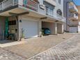Parking lot Duće, Omiš, Parking lot 2812 - Apartments near sea with sandy beach.