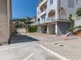 Duće, Omiš, Objekt 2812 - Apartmaji s peščeno plažo.