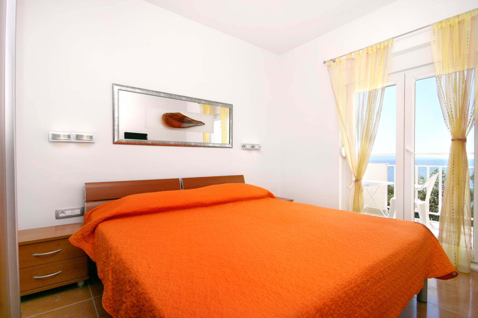 One bedroom apartment near beach Zaostrog, Makarska (A-2816-c)