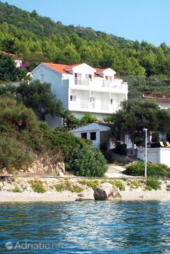 Zaostrog, Makarska, Hébergement 2816 - Appartement à proximité de la mer avec une plage de galets.