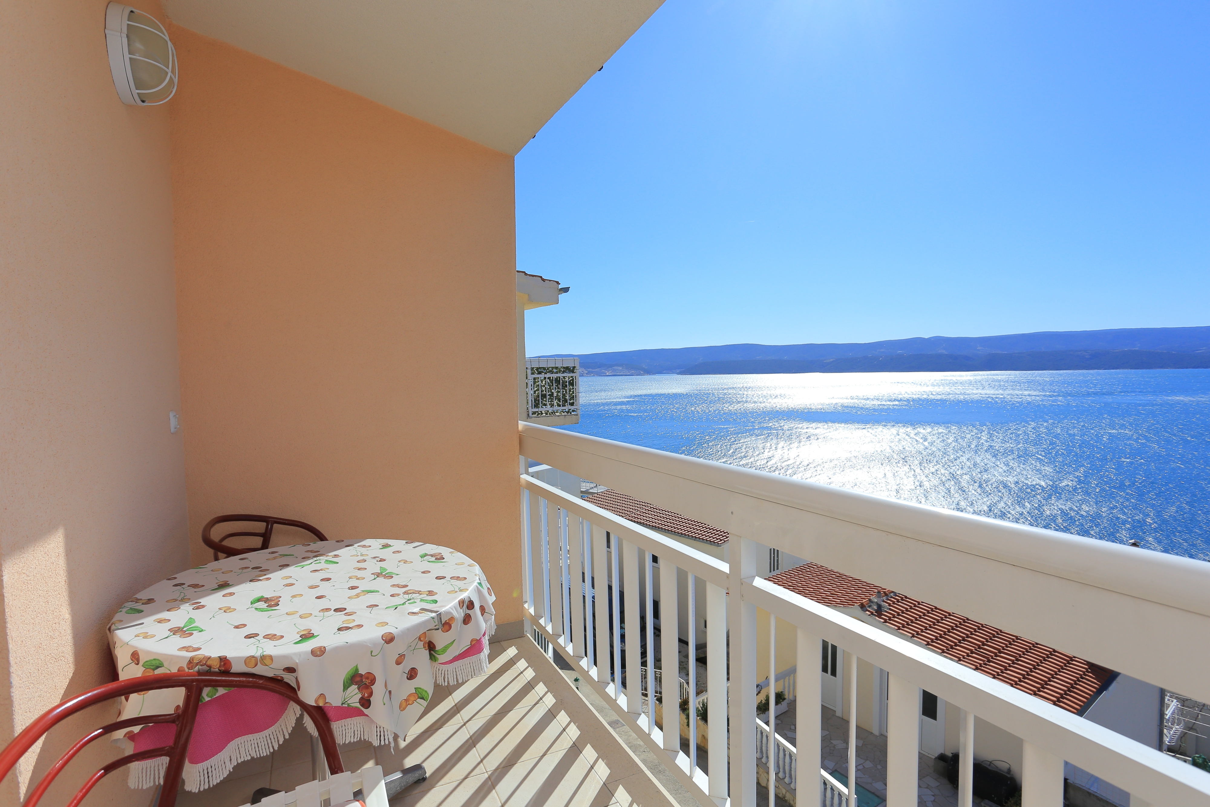 One bedroom apartment with balcony and sea view Stanići, Omiš (A-2818-c) One bedroom apartment with balcony and sea view Stanići, Omiš (A-2818-c)