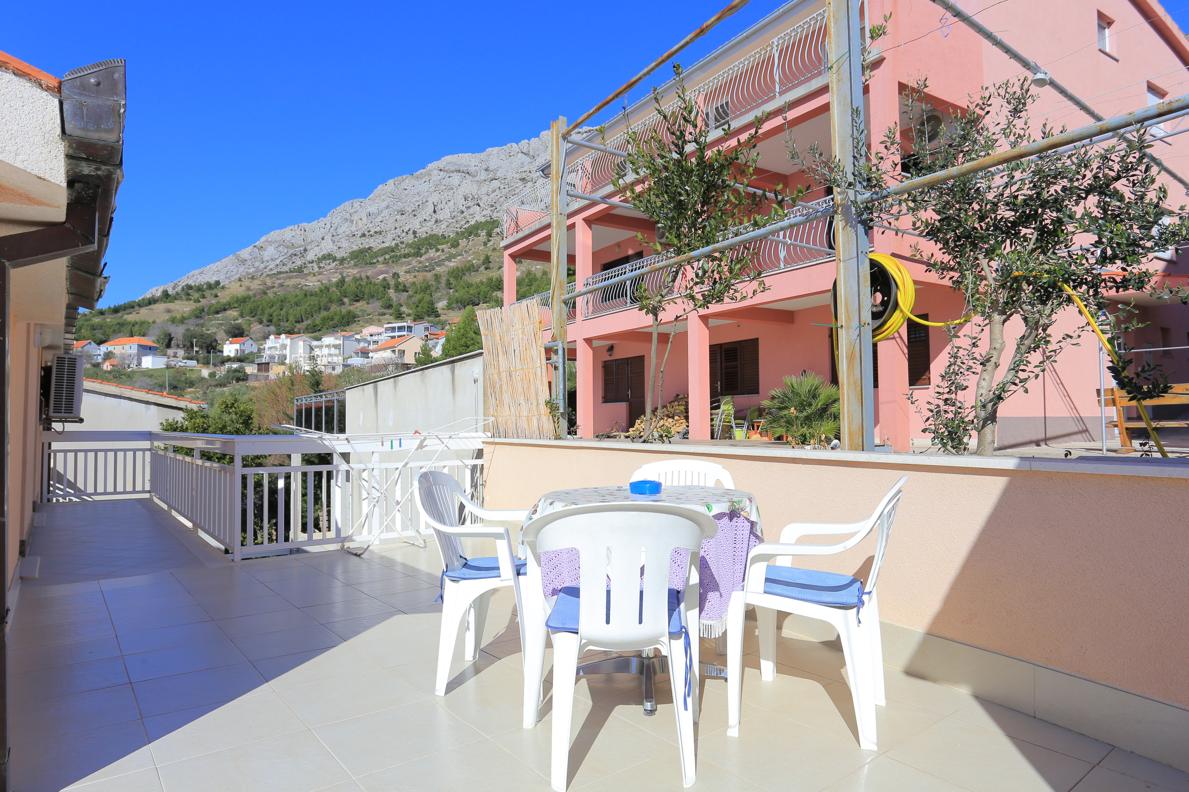 One bedroom apartment with terrace and sea view Stanići, Omiš (A-2818-d)