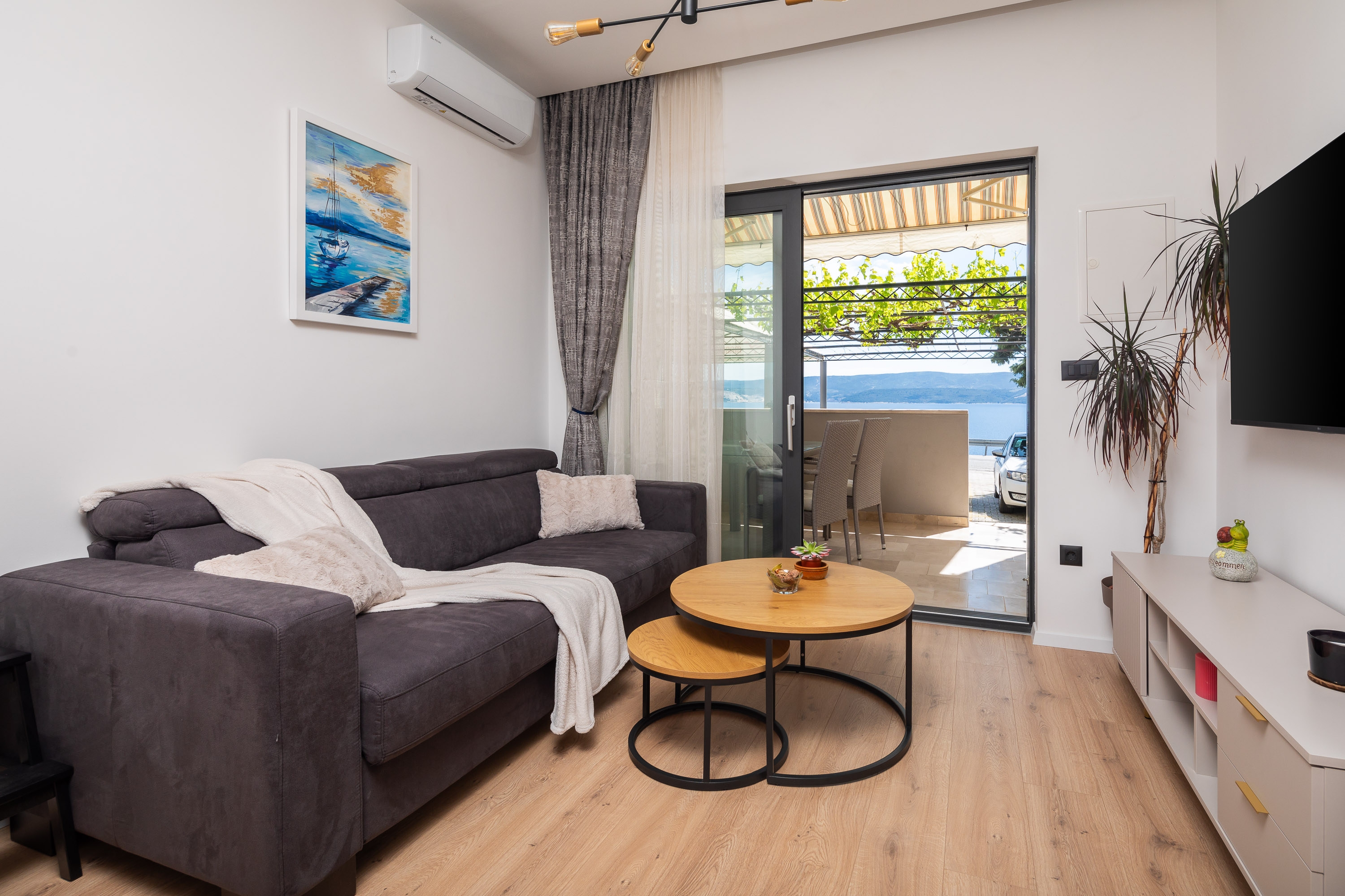 One bedroom apartment with air-conditioning Stanići, Omiš (A-2819-a)