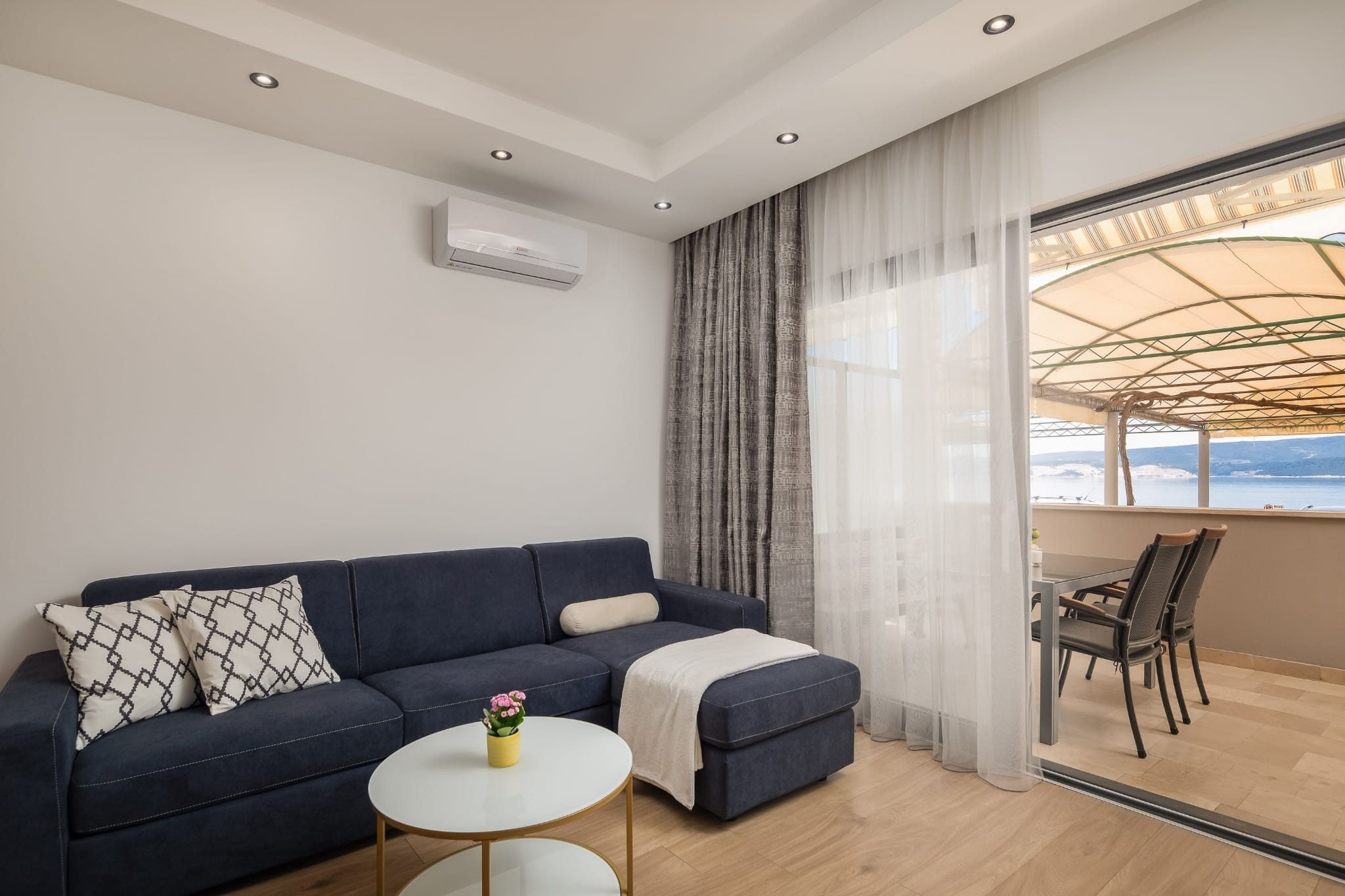 One bedroom apartment with air-conditioning Stanići, Omiš (A-2819-b) One bedroom apartment with air-conditioning Stanići, Omiš (A-2819-b)