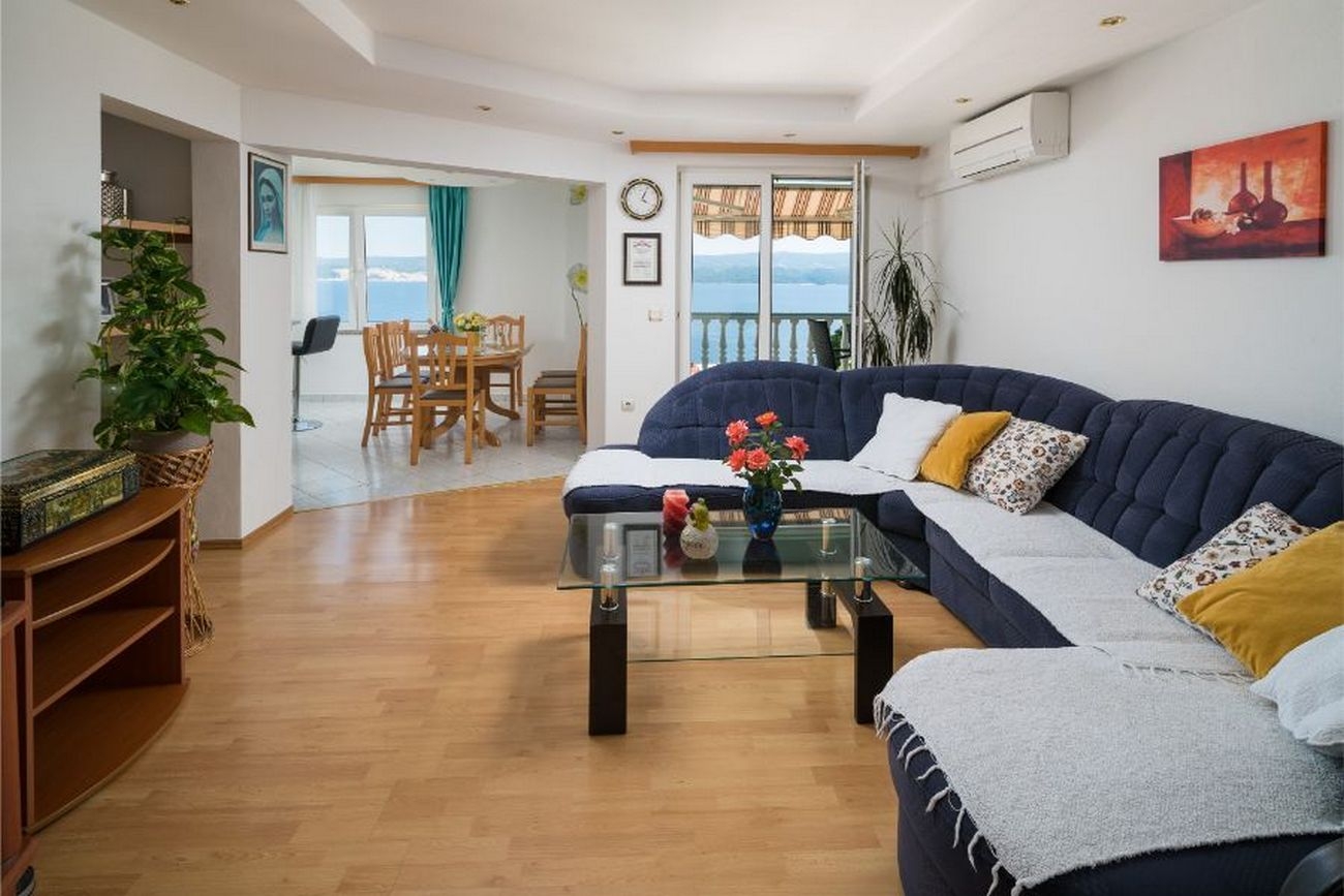 Four-bedroom apartment with terrace and sea view Stanići, Omiš (A-2819-d) Four-bedroom apartment with terrace and sea view Stanići, Omiš (A-2819-d)