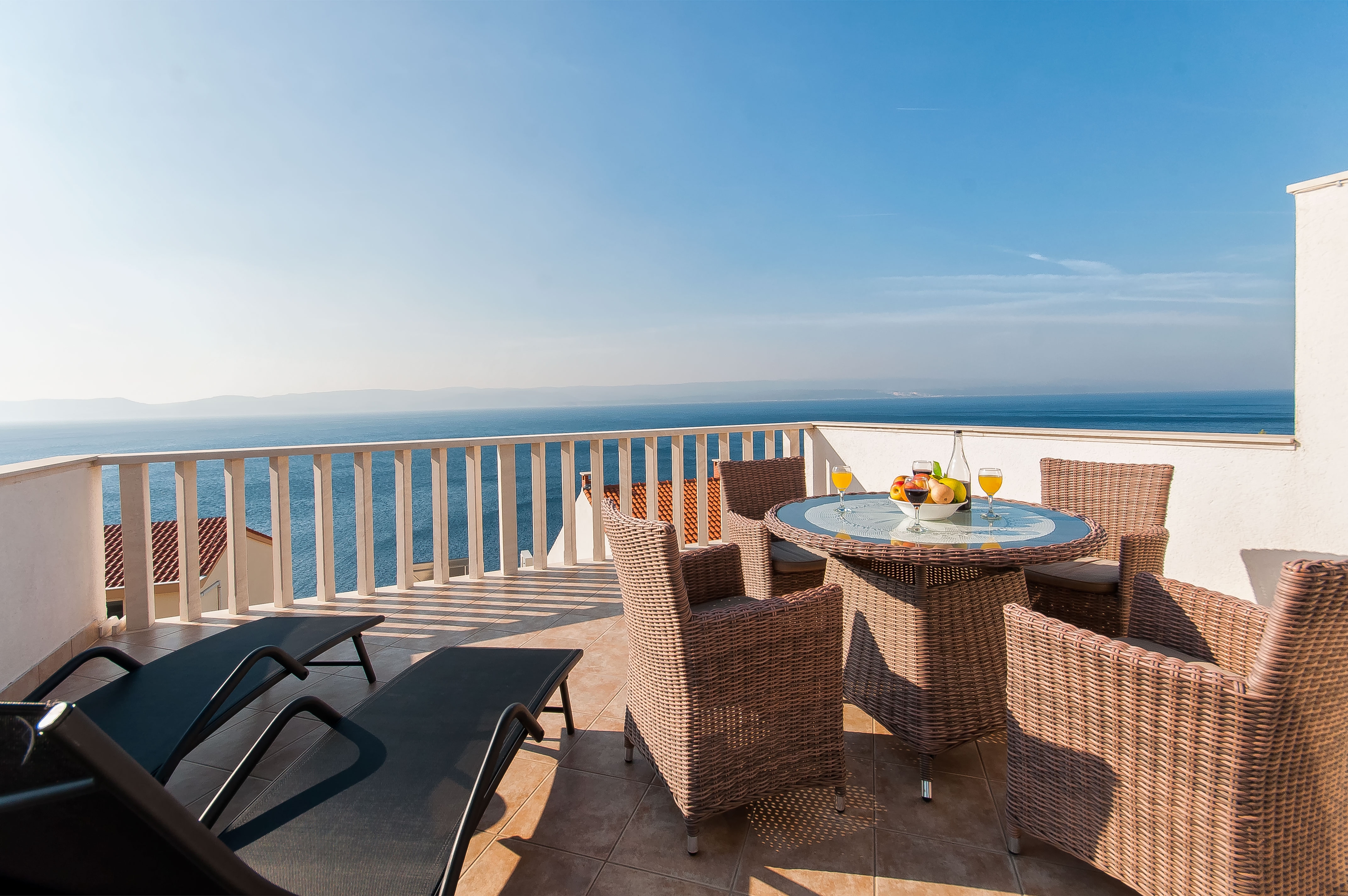 One bedroom apartment with terrace and sea view Pisak, Omiš  A-e