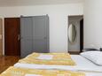 Nemira, Sala de estar in the apartment, air condition available, (pet friendly) y WiFi.