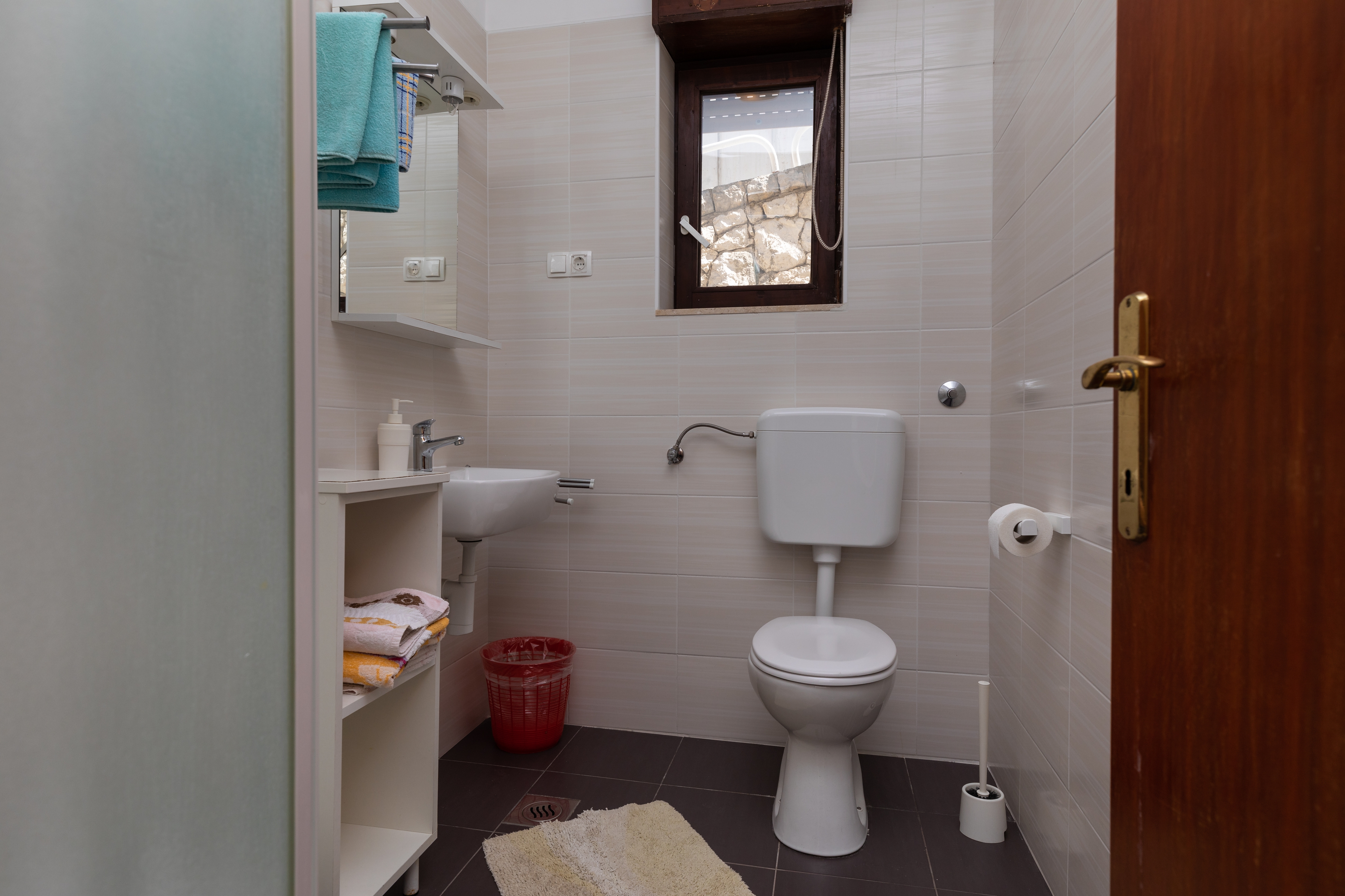 One bedroom apartment with terrace and sea view Nemira, Omiš  A-b