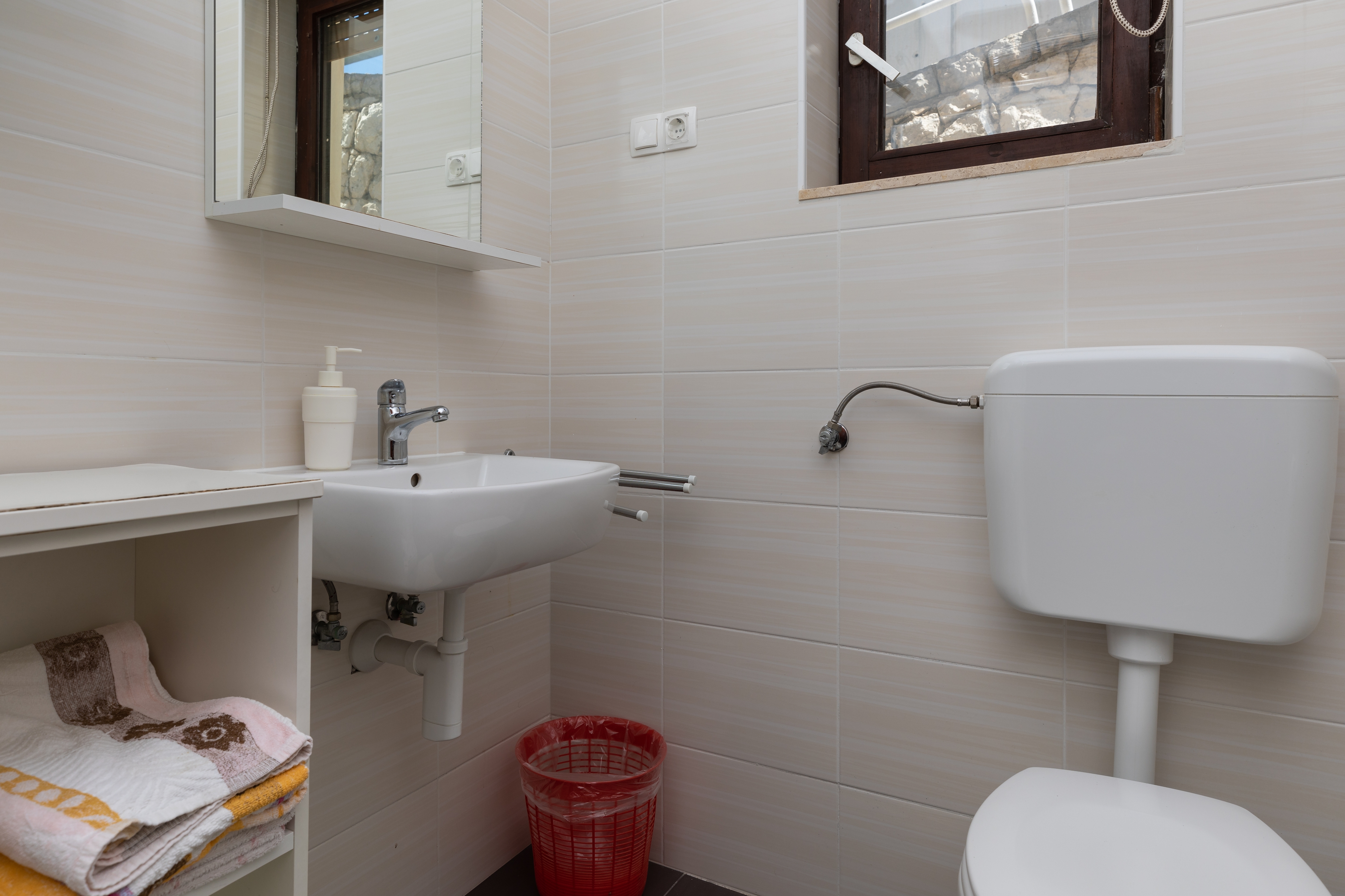 One bedroom apartment with terrace and sea view Nemira, Omiš  A-b