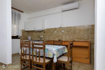 Dining room Nemira, Dining room in the apartment, dopusteni kucni ljubimci i WIFI.
