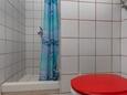 Bathroom Nemira, Bathroom in the apartment, (pet friendly) and WiFi.