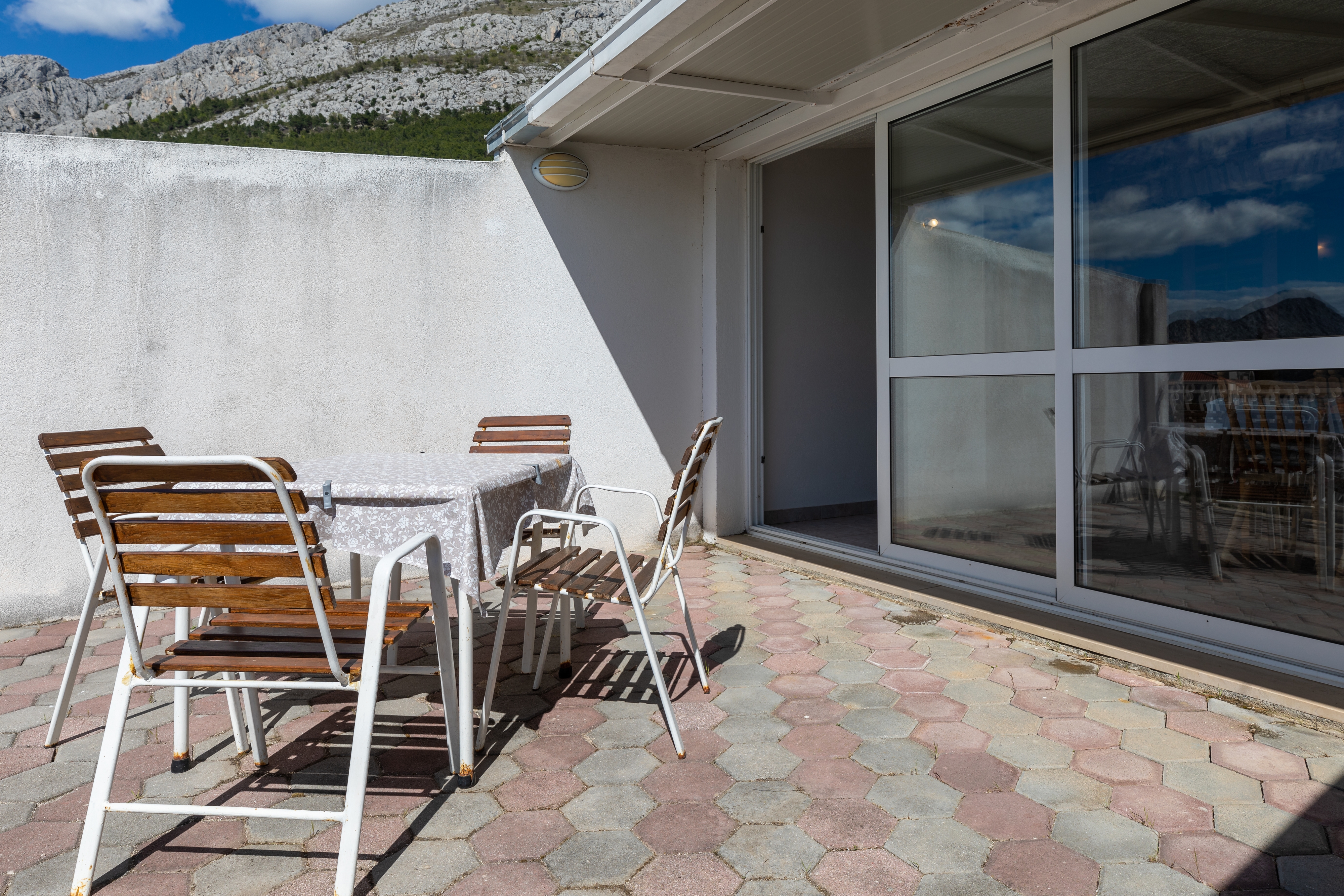 One bedroom apartment with terrace and sea view Nemira, Omiš  A-d