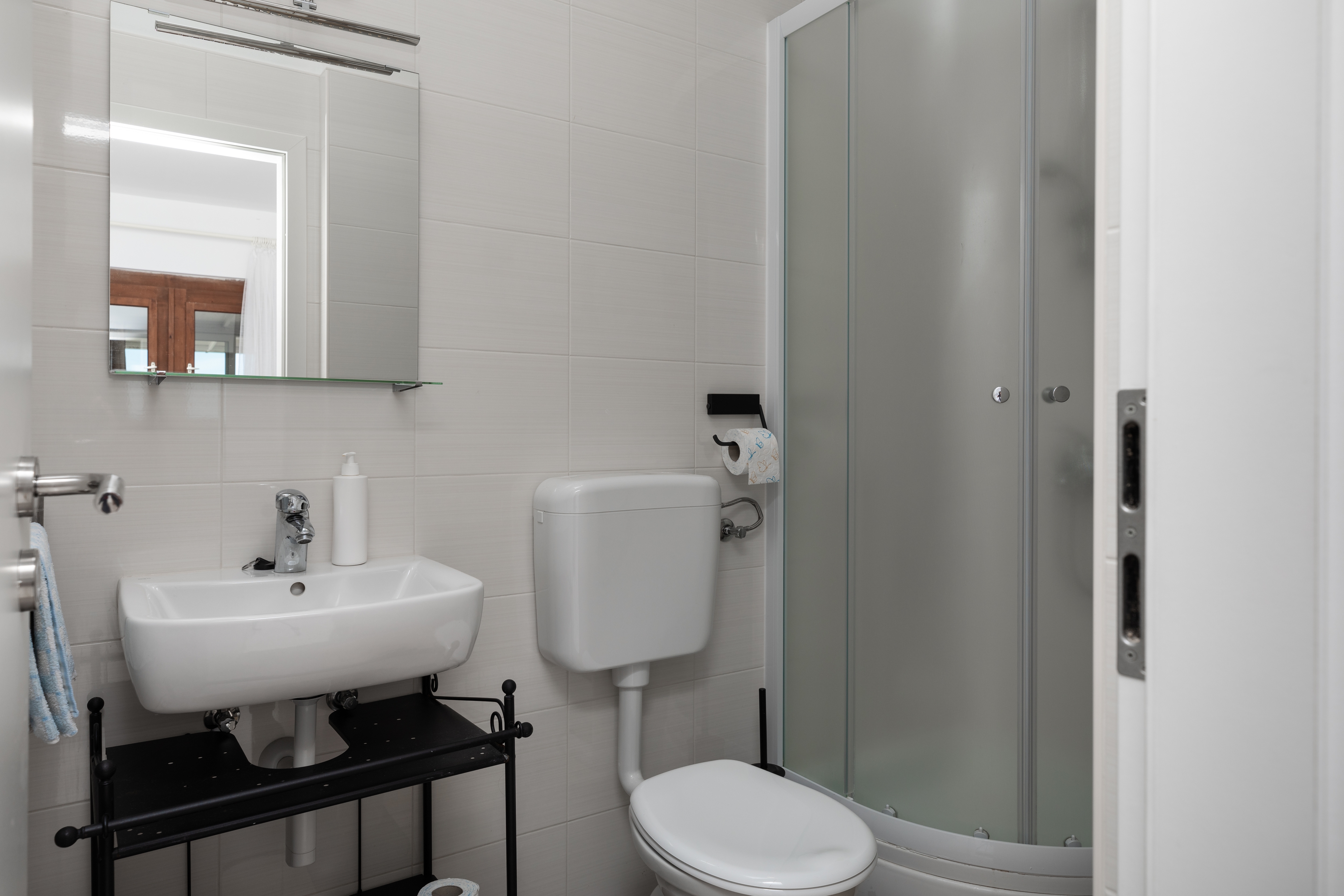 One bedroom apartment with terrace and sea view Nemira, Omiš  A-e