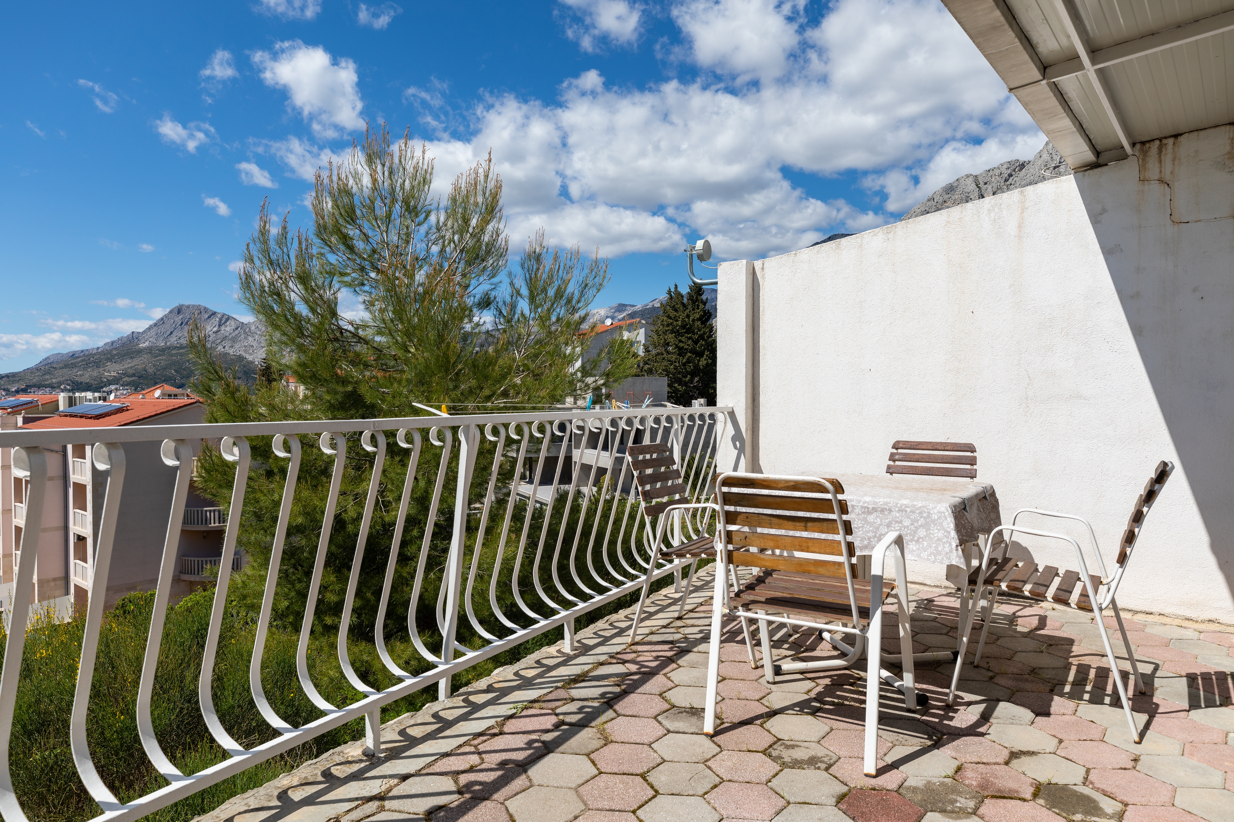 One bedroom apartment with terrace and sea view Nemira, Omiš  A-e