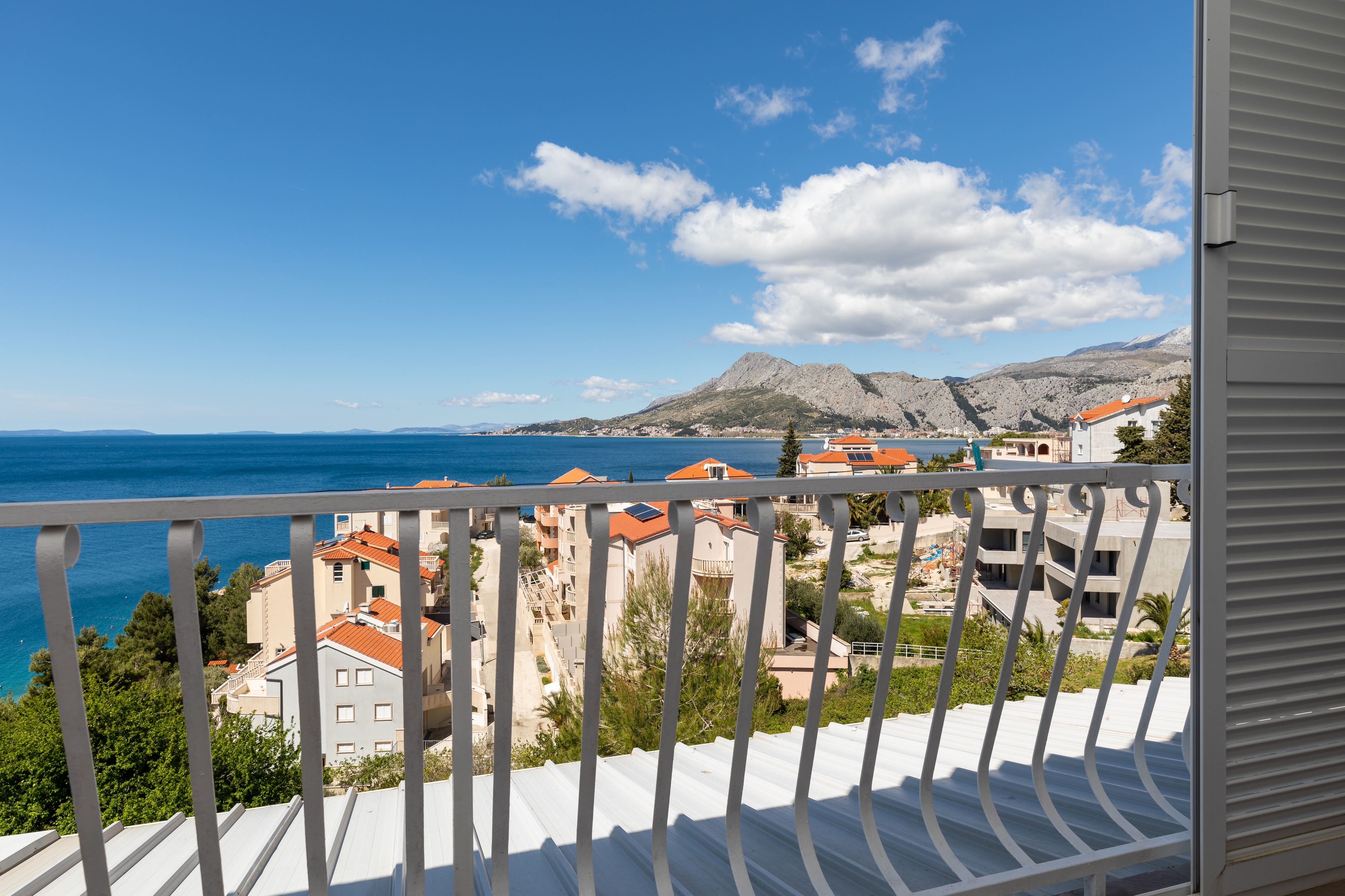 Studio flat with balcony and sea view Nemira, Omiš  AS-b