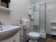 Nemira, Bathroom in the studio-apartment, (pet friendly) and WiFi.