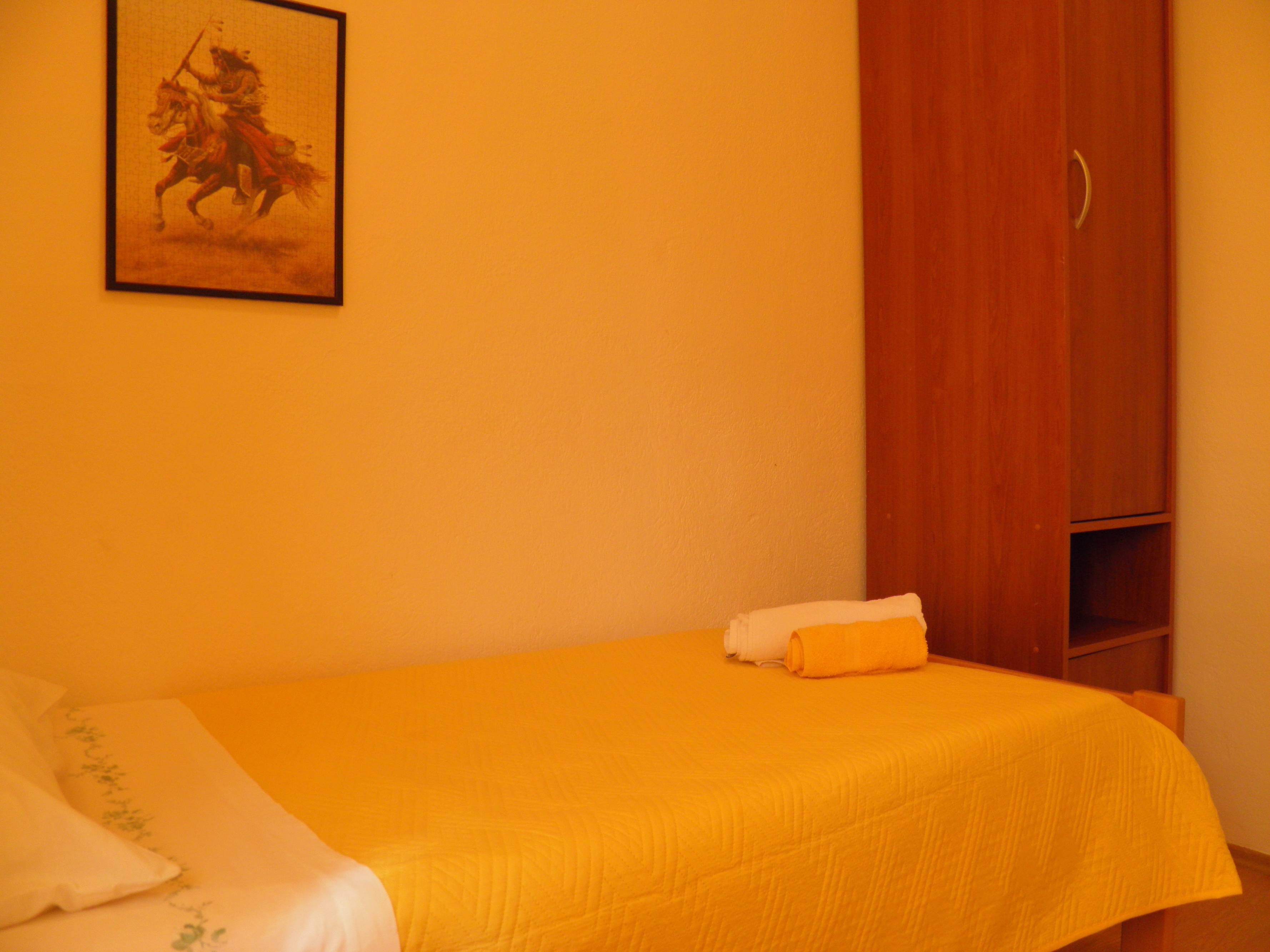 Three bedroom apartment with terrace Mirca, Brač  A-a