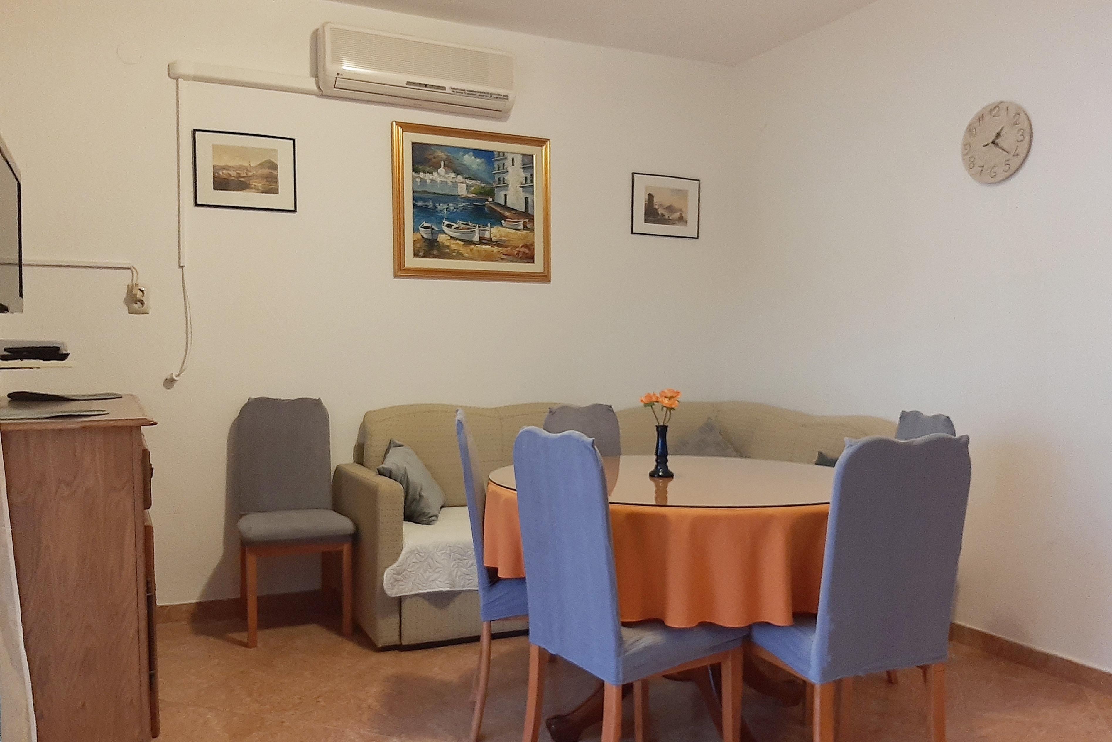 Three bedroom apartment with terrace Mirca, Brač (A-2838-a) Three bedroom apartment with terrace Mirca, Brač (A-2838-a)