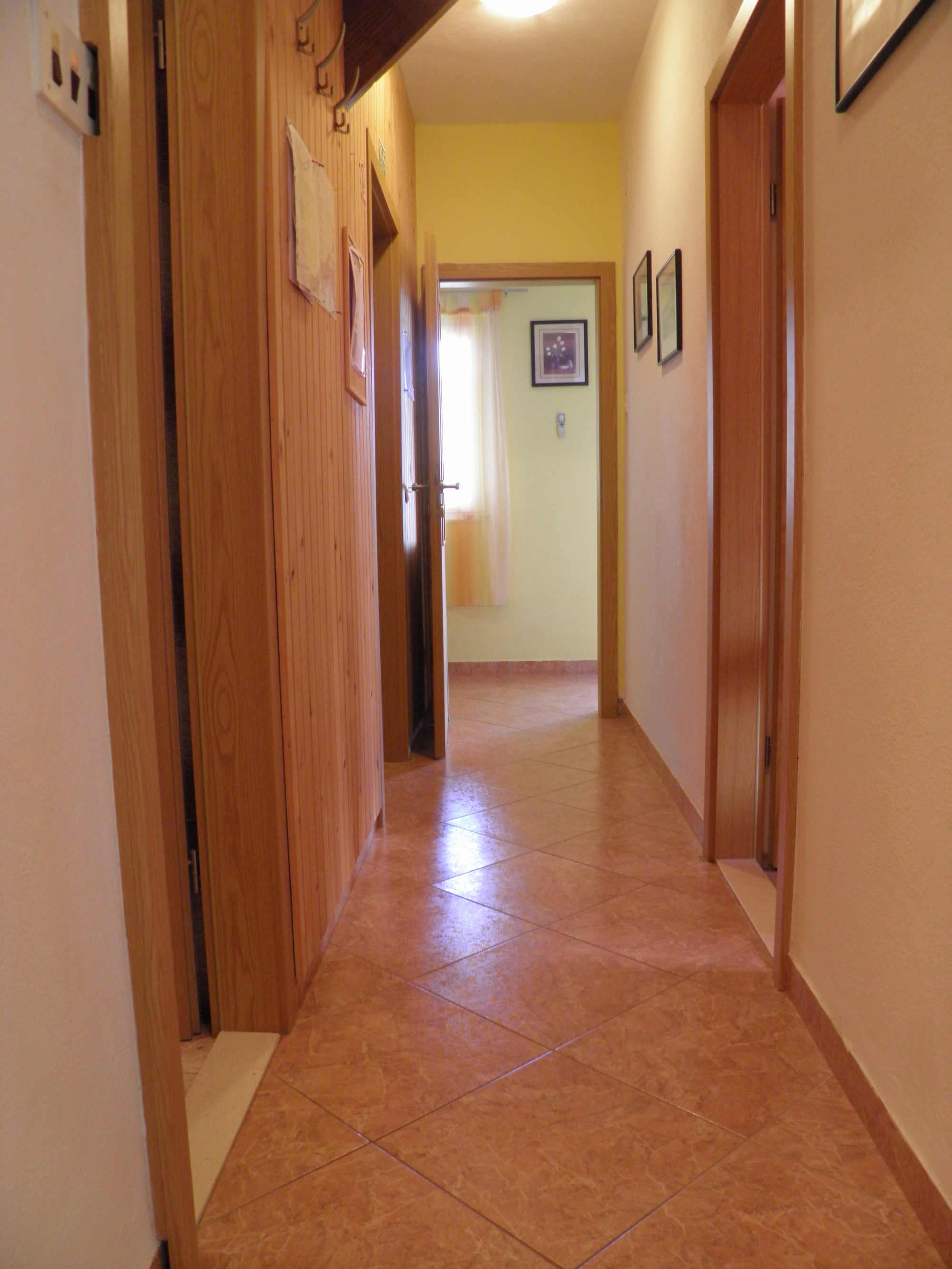 Three bedroom apartment with terrace Mirca, Brač  A-a