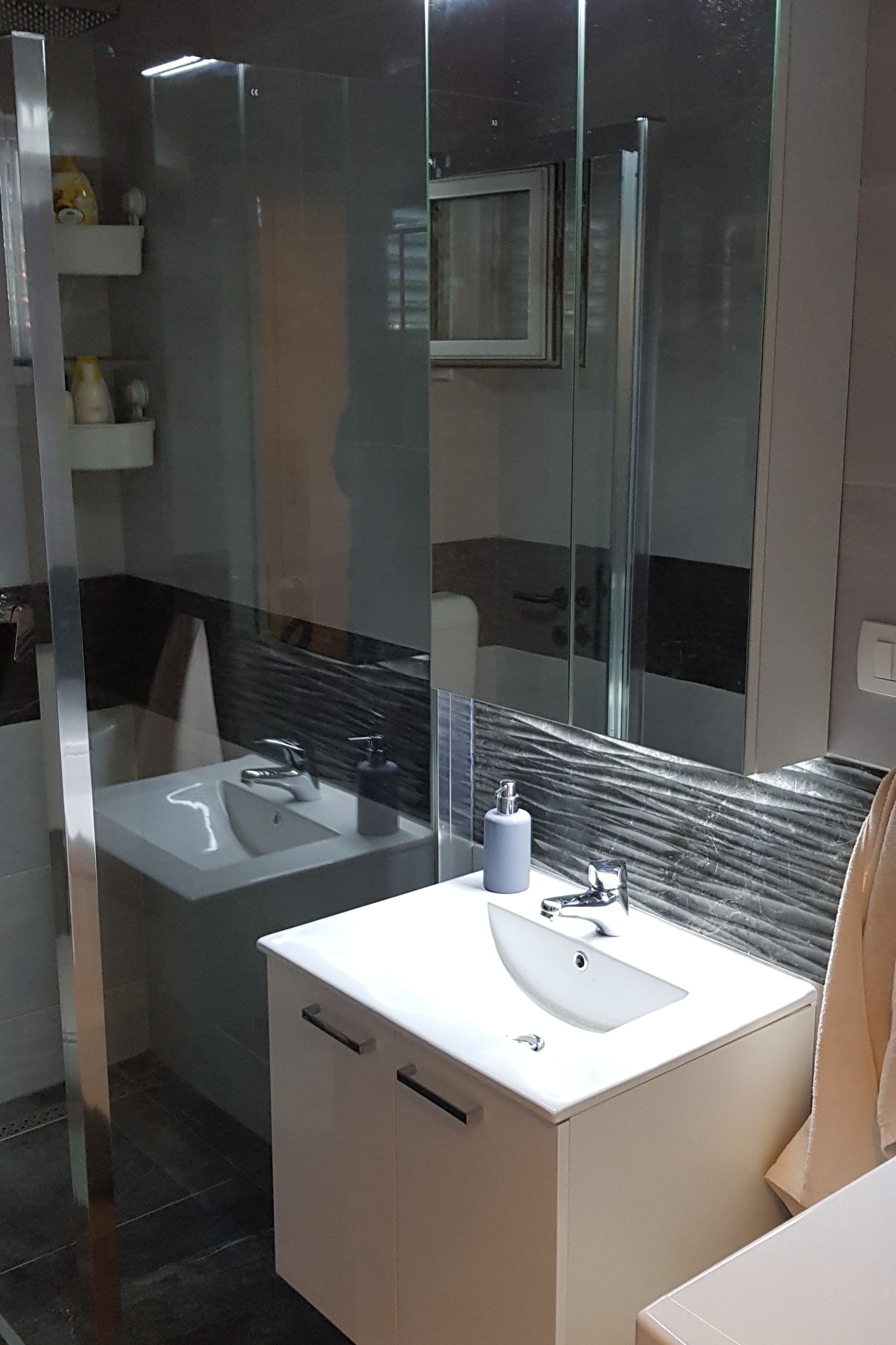 Two bedroom apartment with terrace Mirca, Brač  A-b
